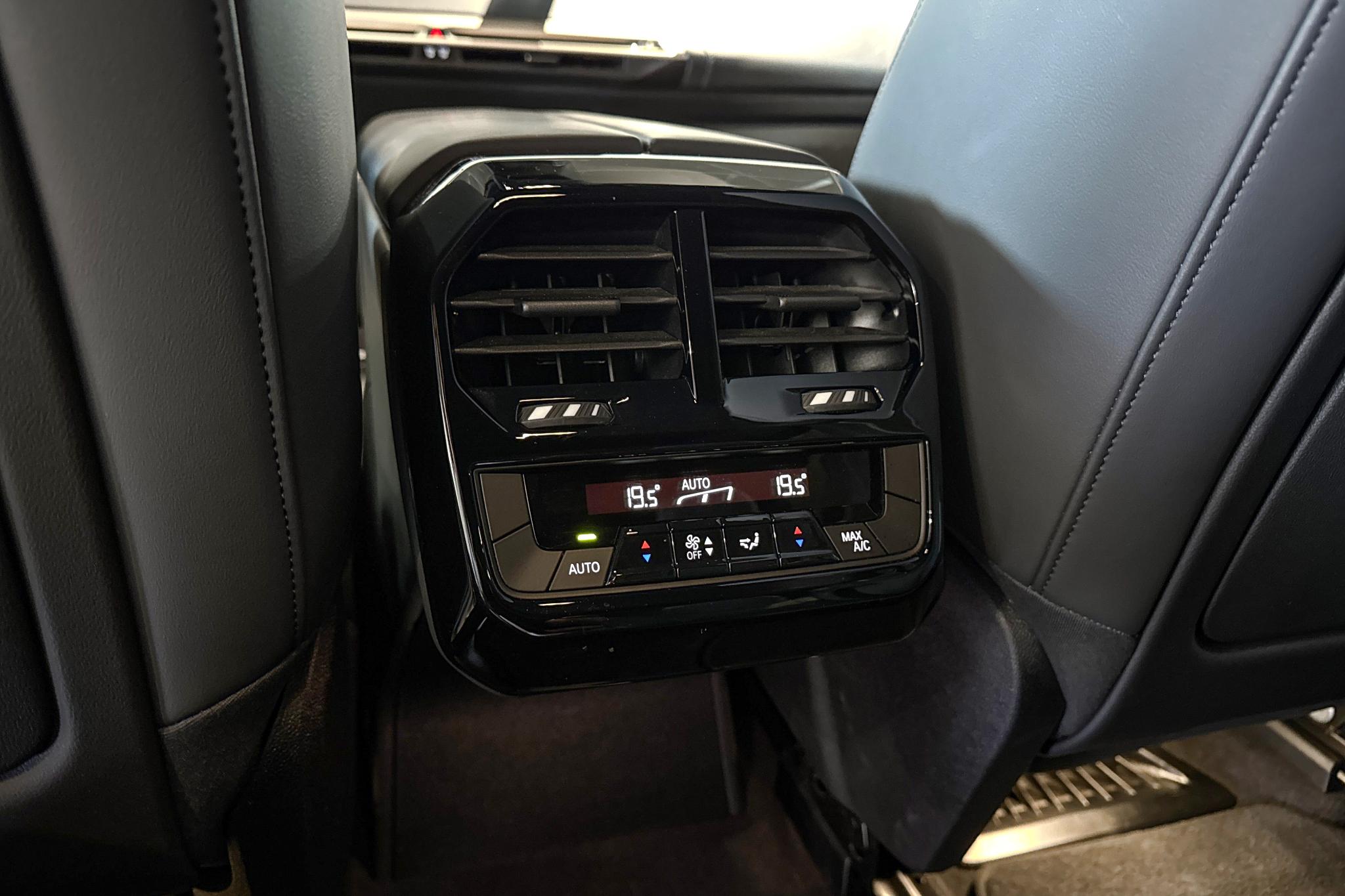 Foto van BMW Ix Xdrive50