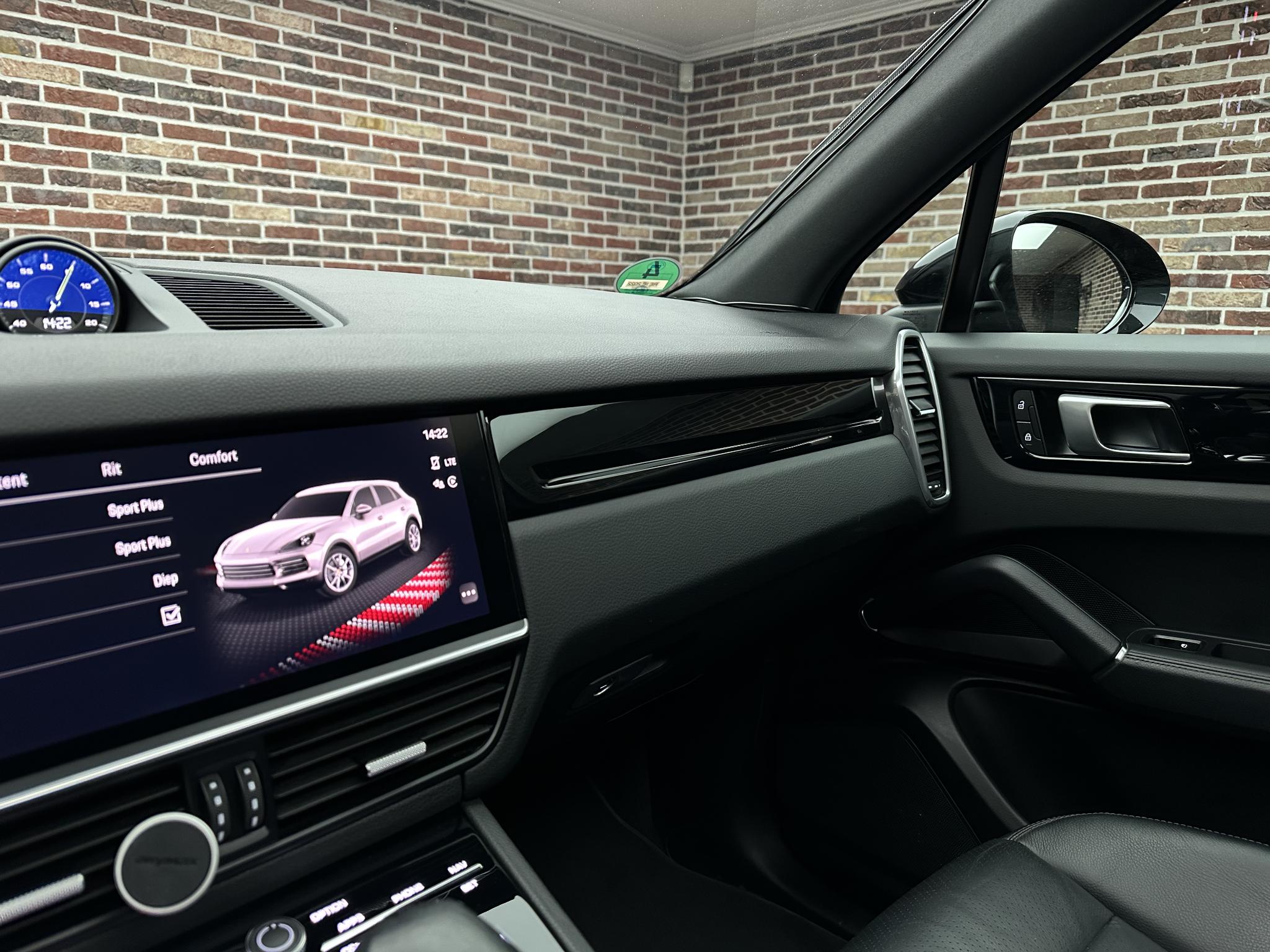 Foto van Porsche Cayenne E-hybrid