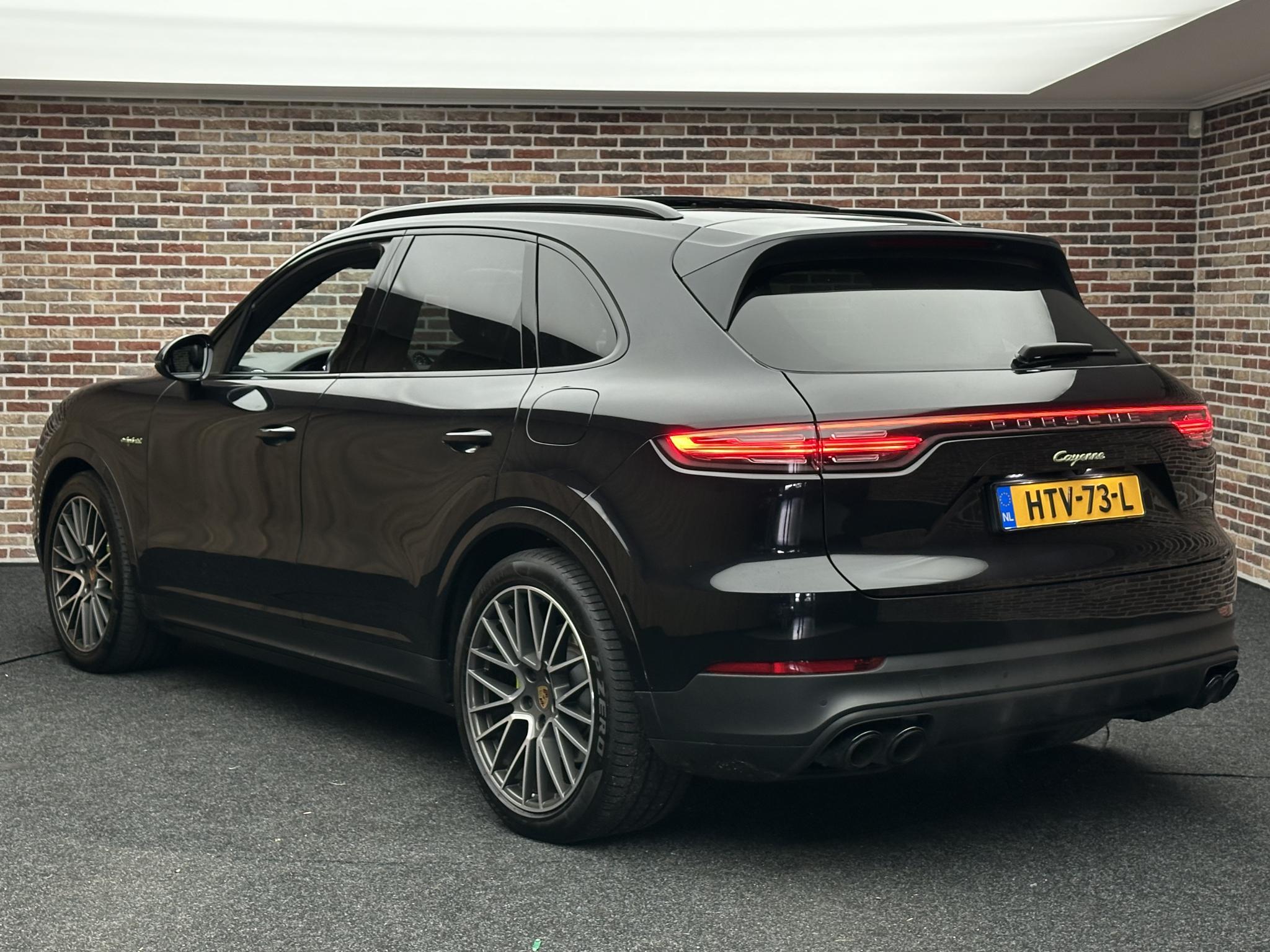 Foto van Porsche Cayenne E-hybrid