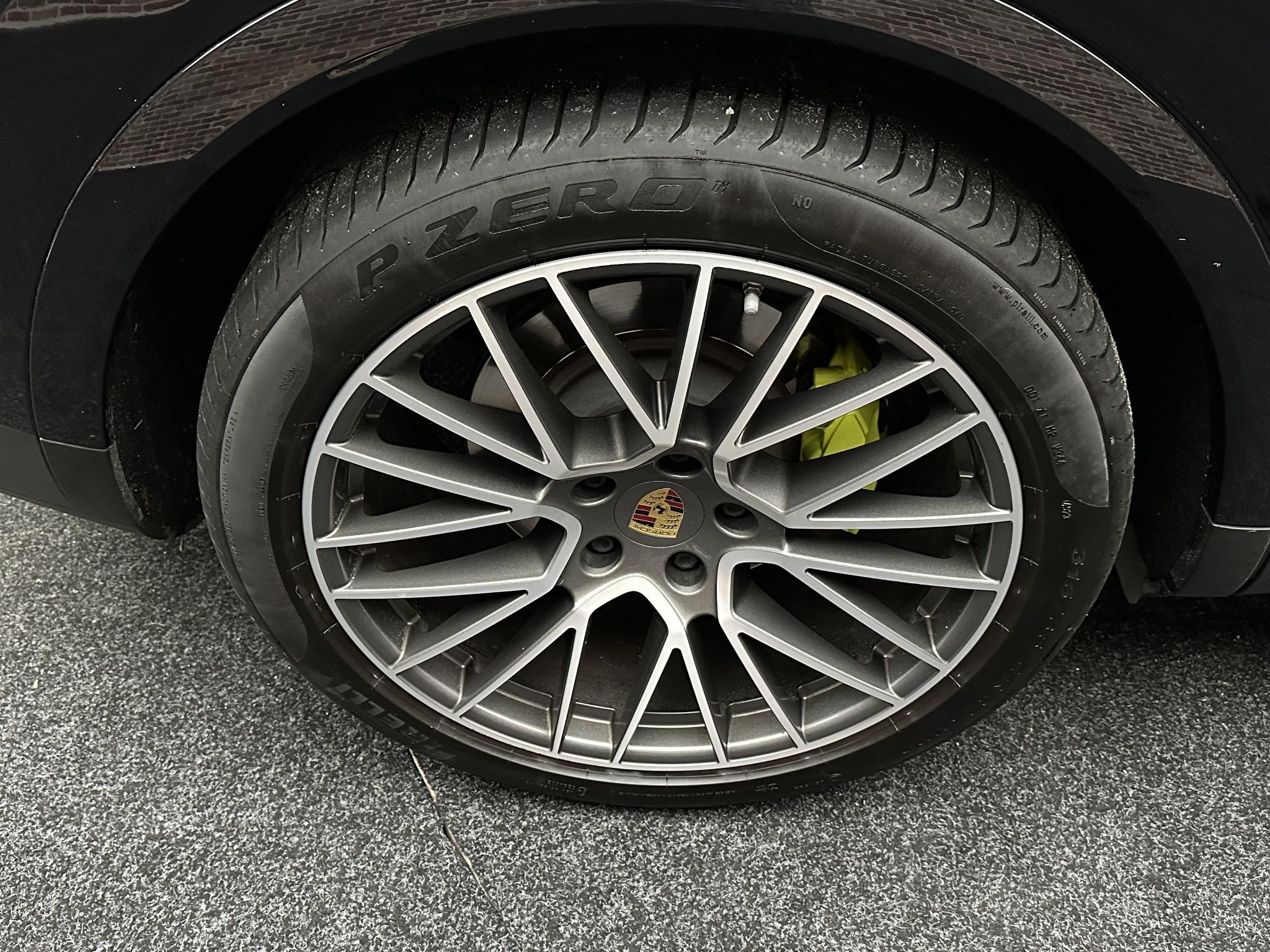 Foto van Porsche Cayenne E-hybrid