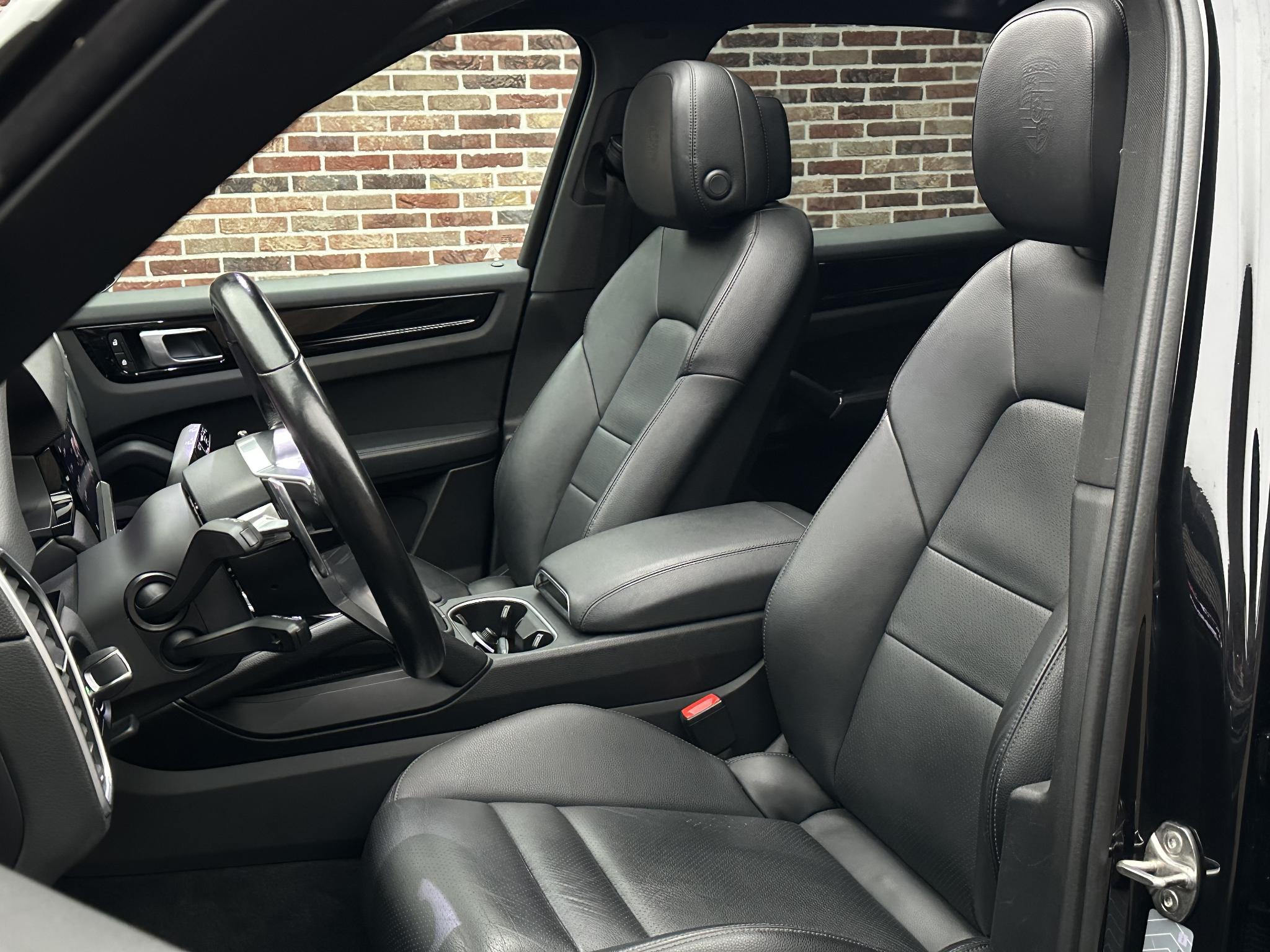 Foto van Porsche Cayenne E-hybrid