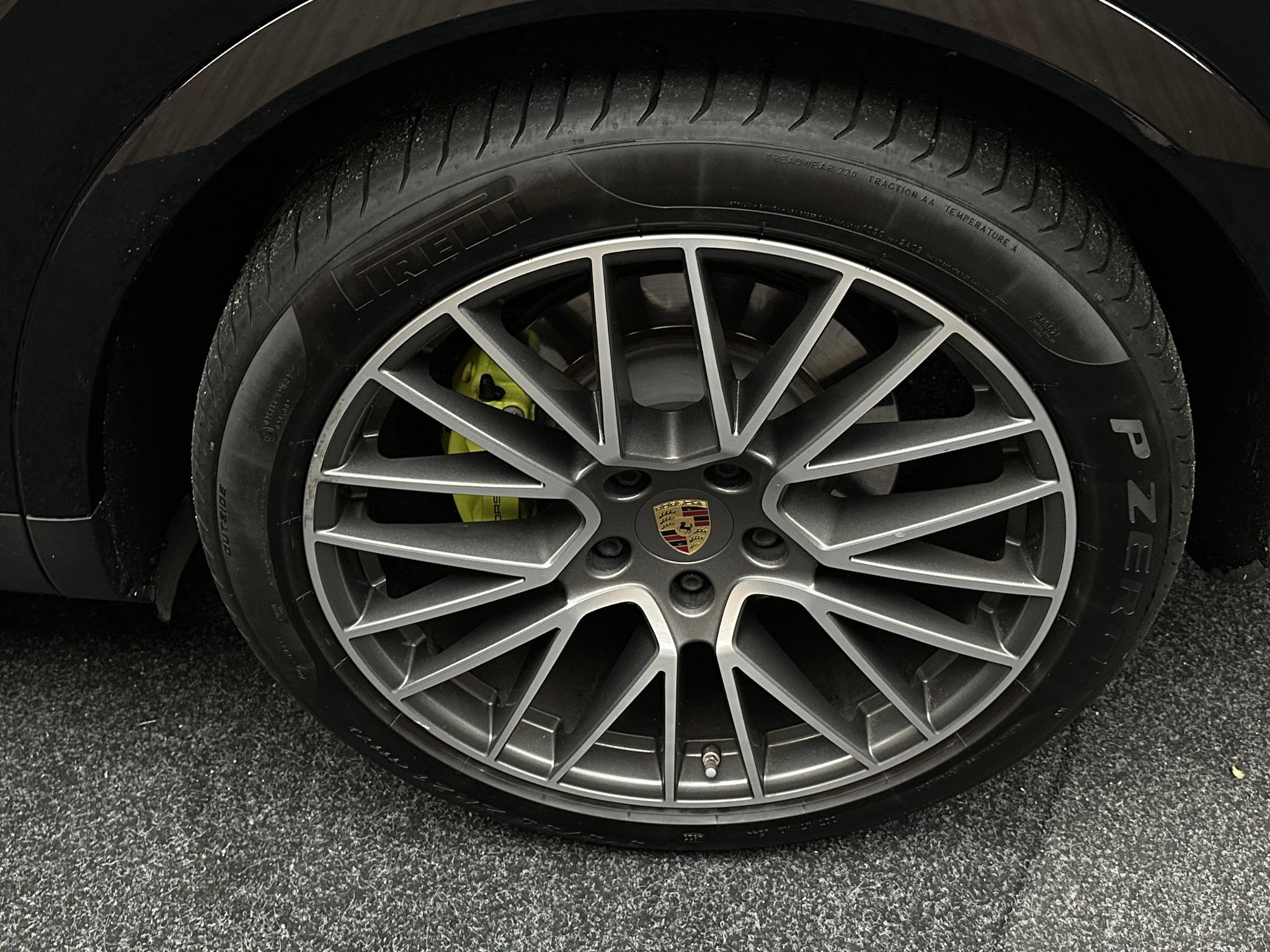 Foto van Porsche Cayenne E-hybrid