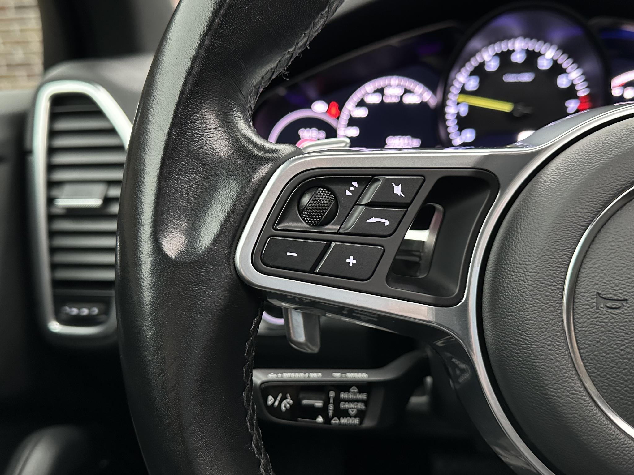 Foto van Porsche Cayenne E-hybrid