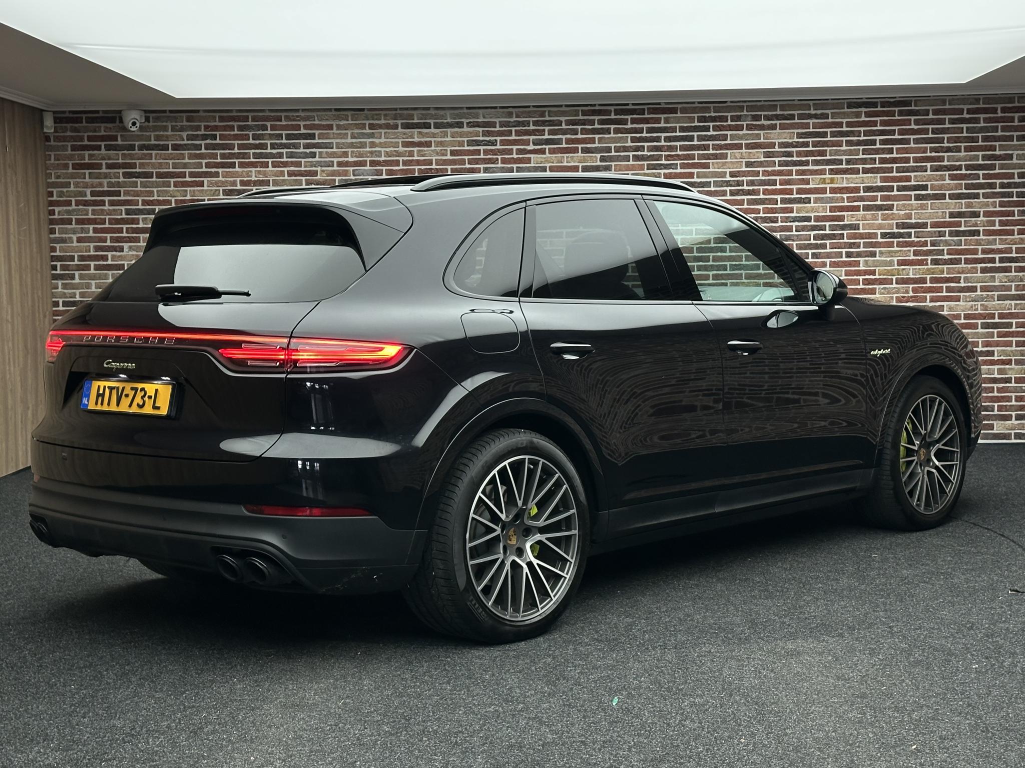 Foto van Porsche Cayenne E-hybrid