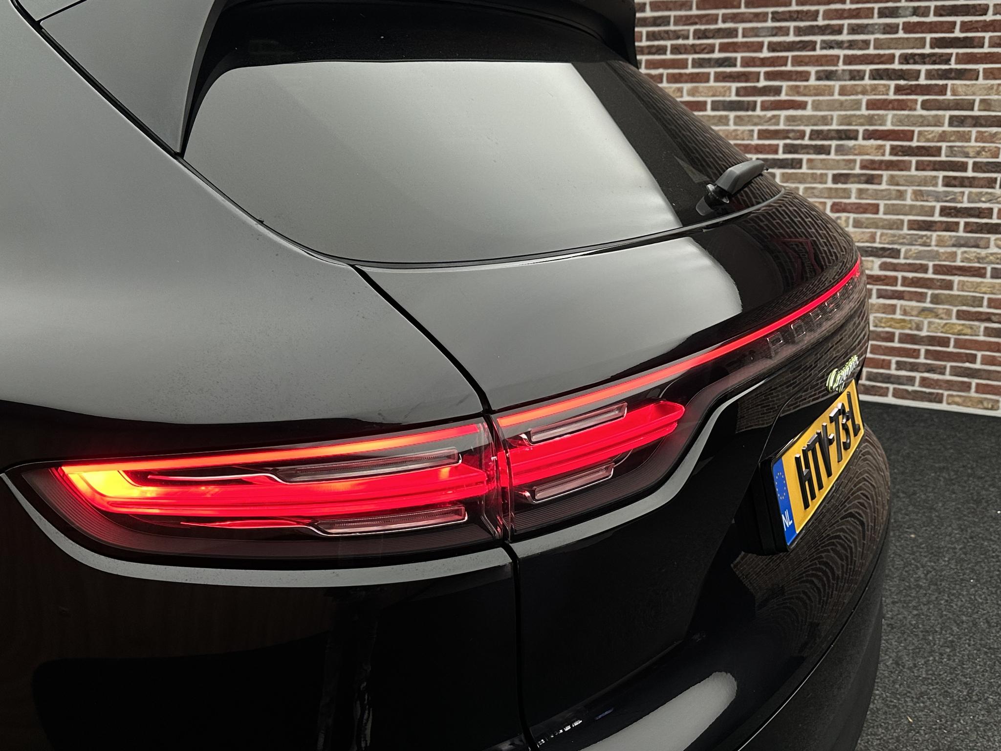 Foto van Porsche Cayenne E-hybrid