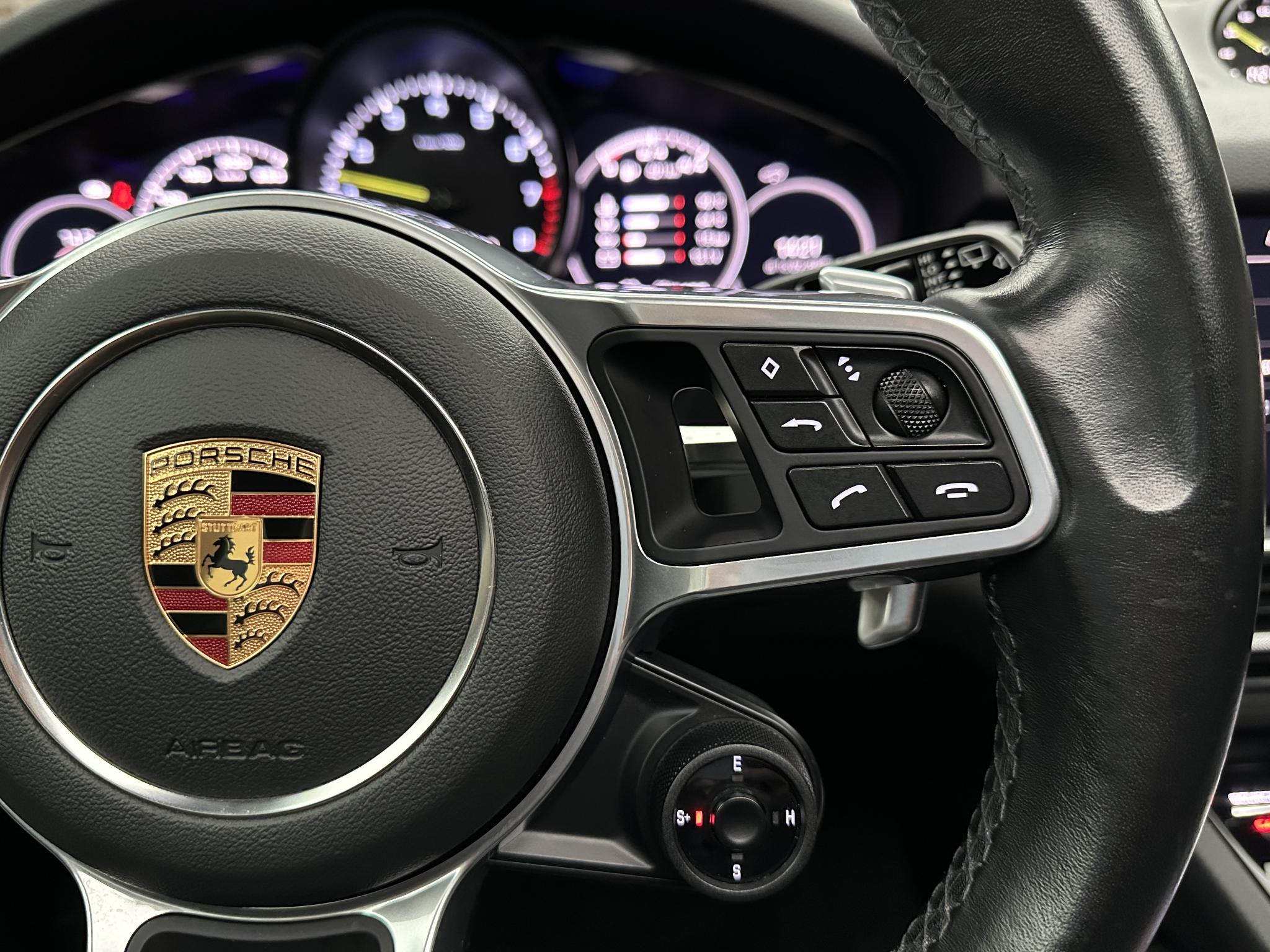Foto van Porsche Cayenne E-hybrid