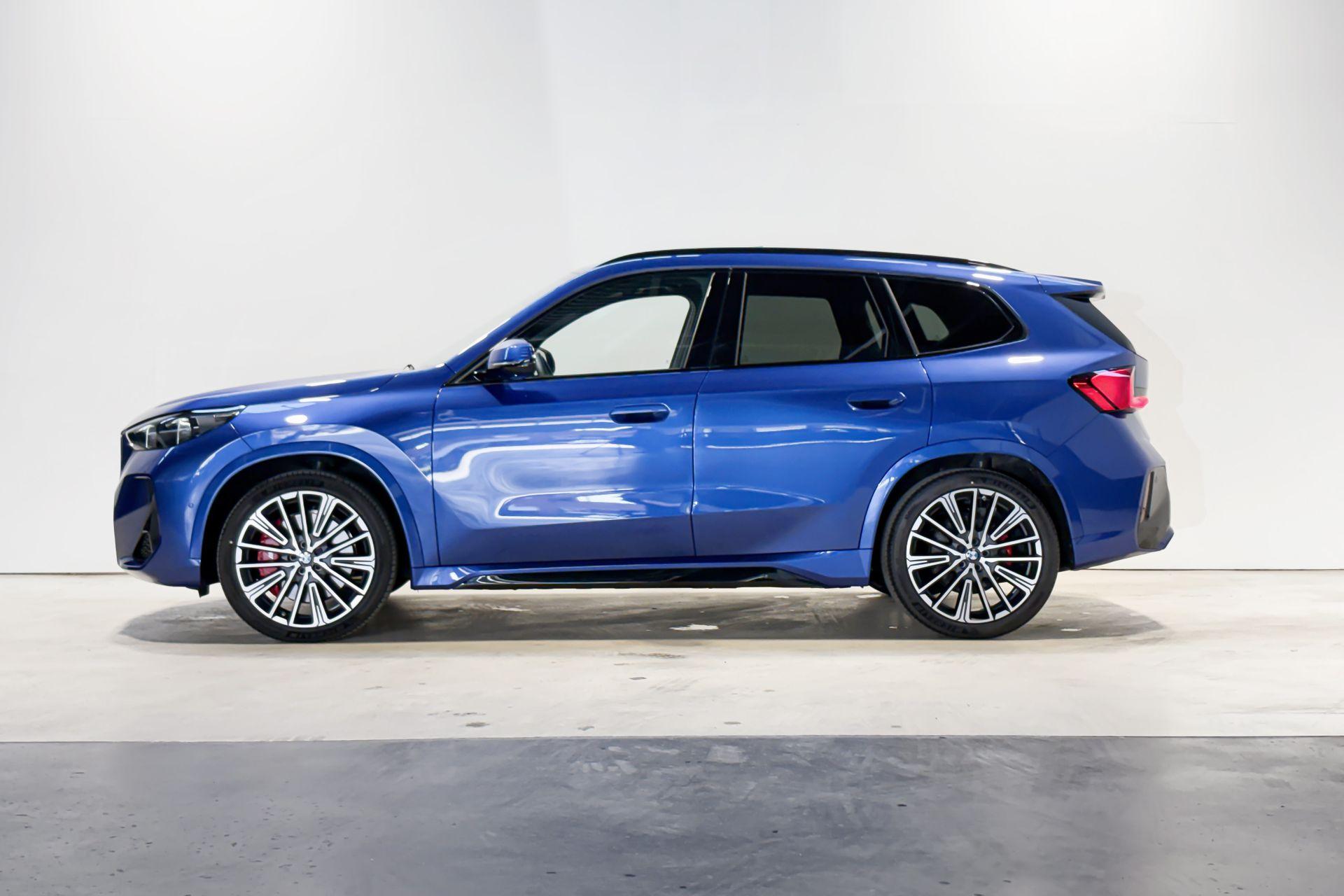 Foto van BMW Ix1 Xdrive30
