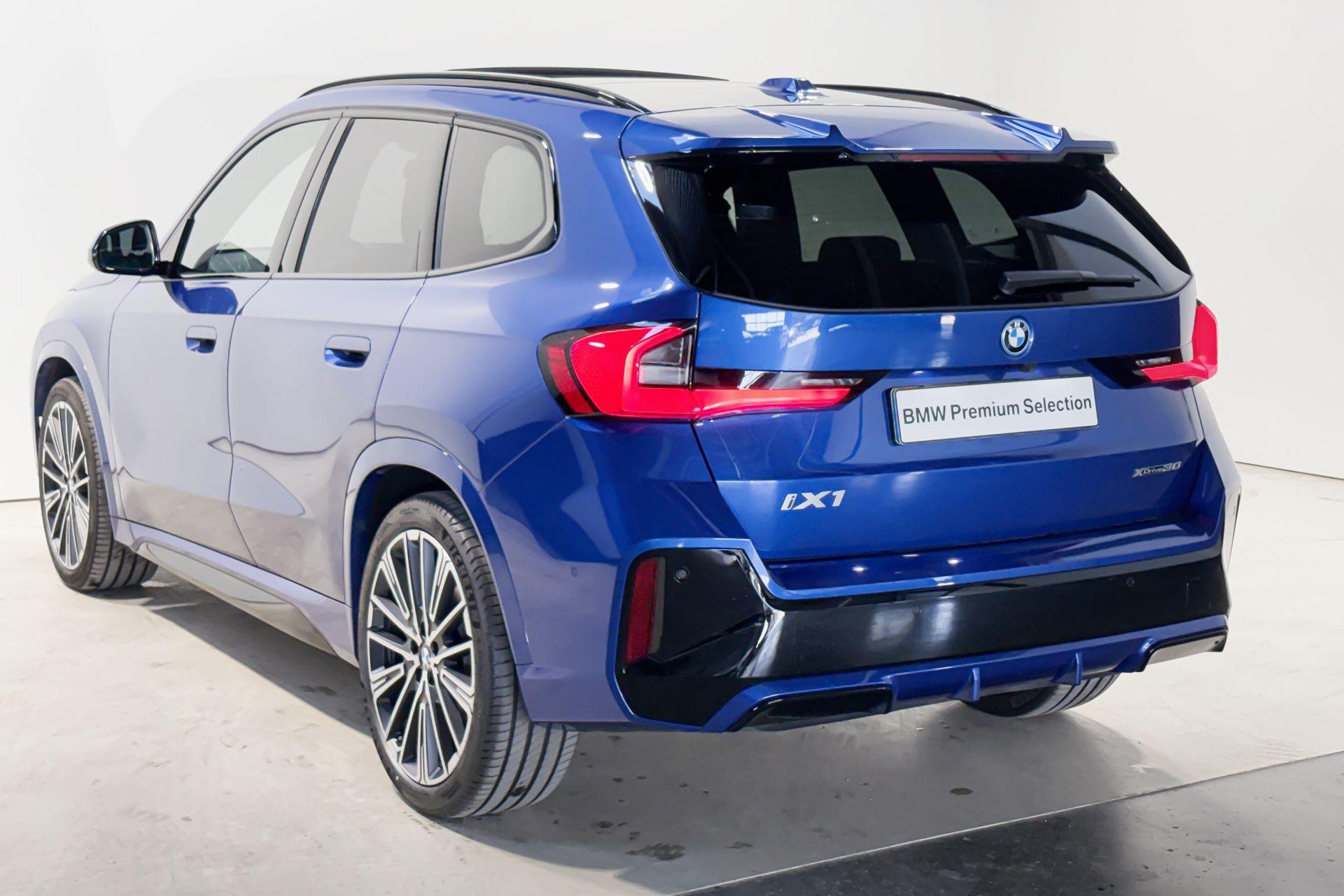 Foto van BMW Ix1 Xdrive30