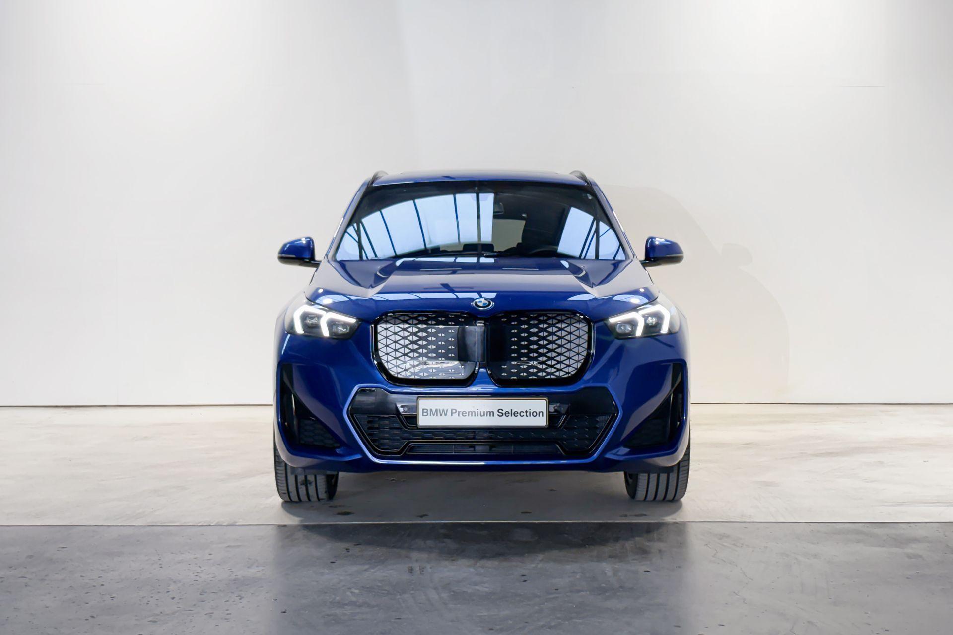 Foto van BMW Ix1 Xdrive30