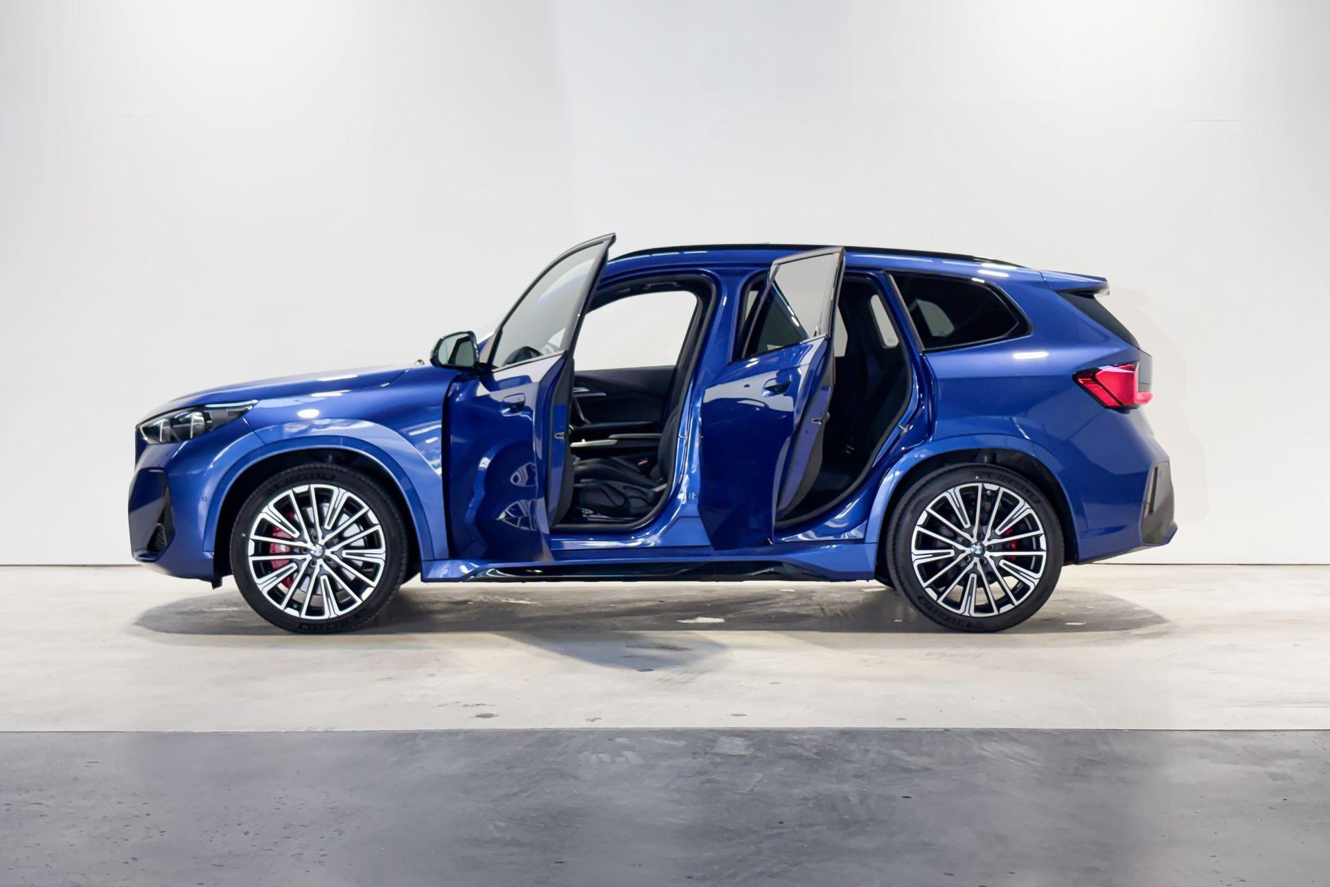 Foto van BMW Ix1 Xdrive30
