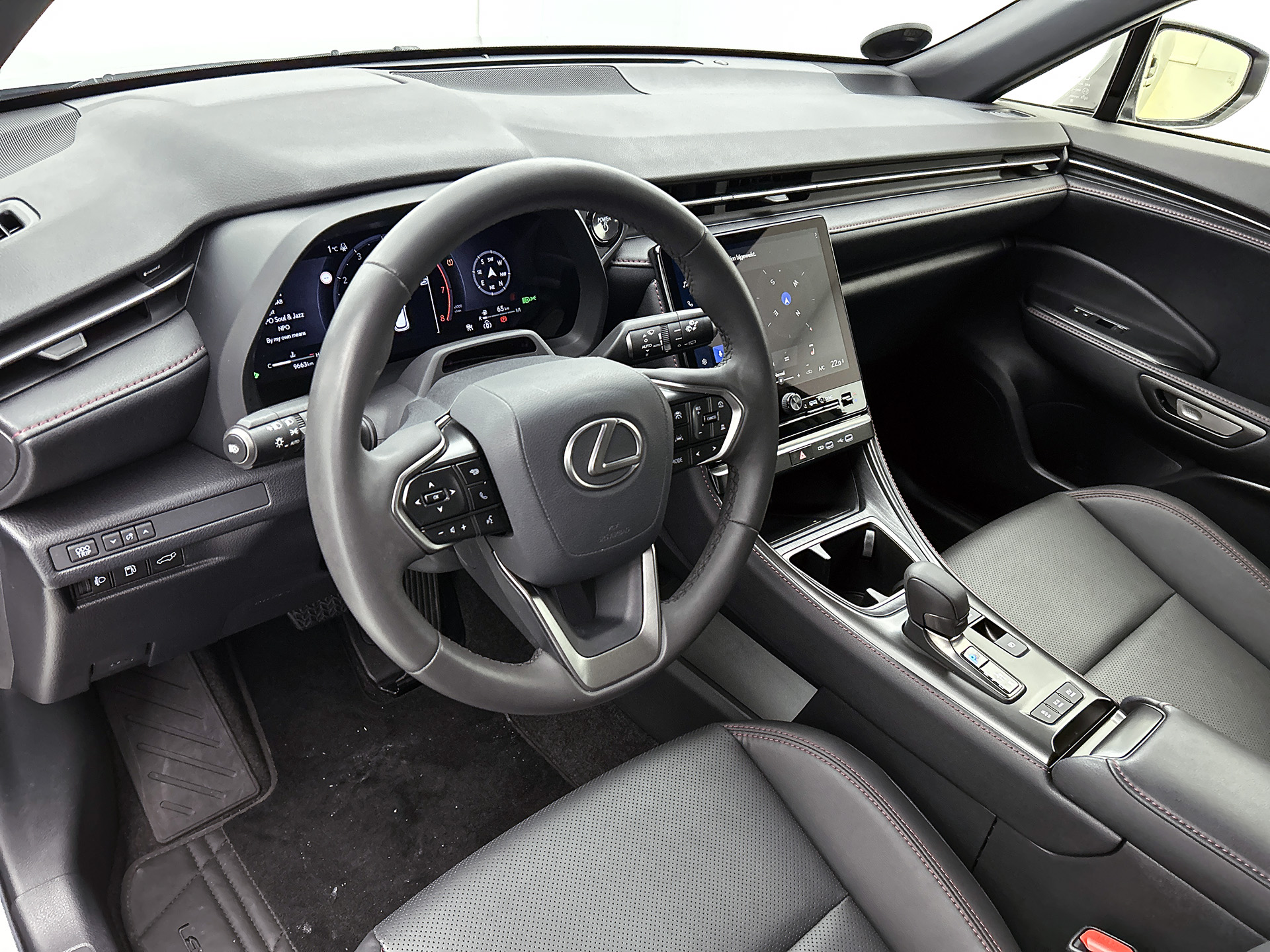 Foto van Lexus Lexus LBX