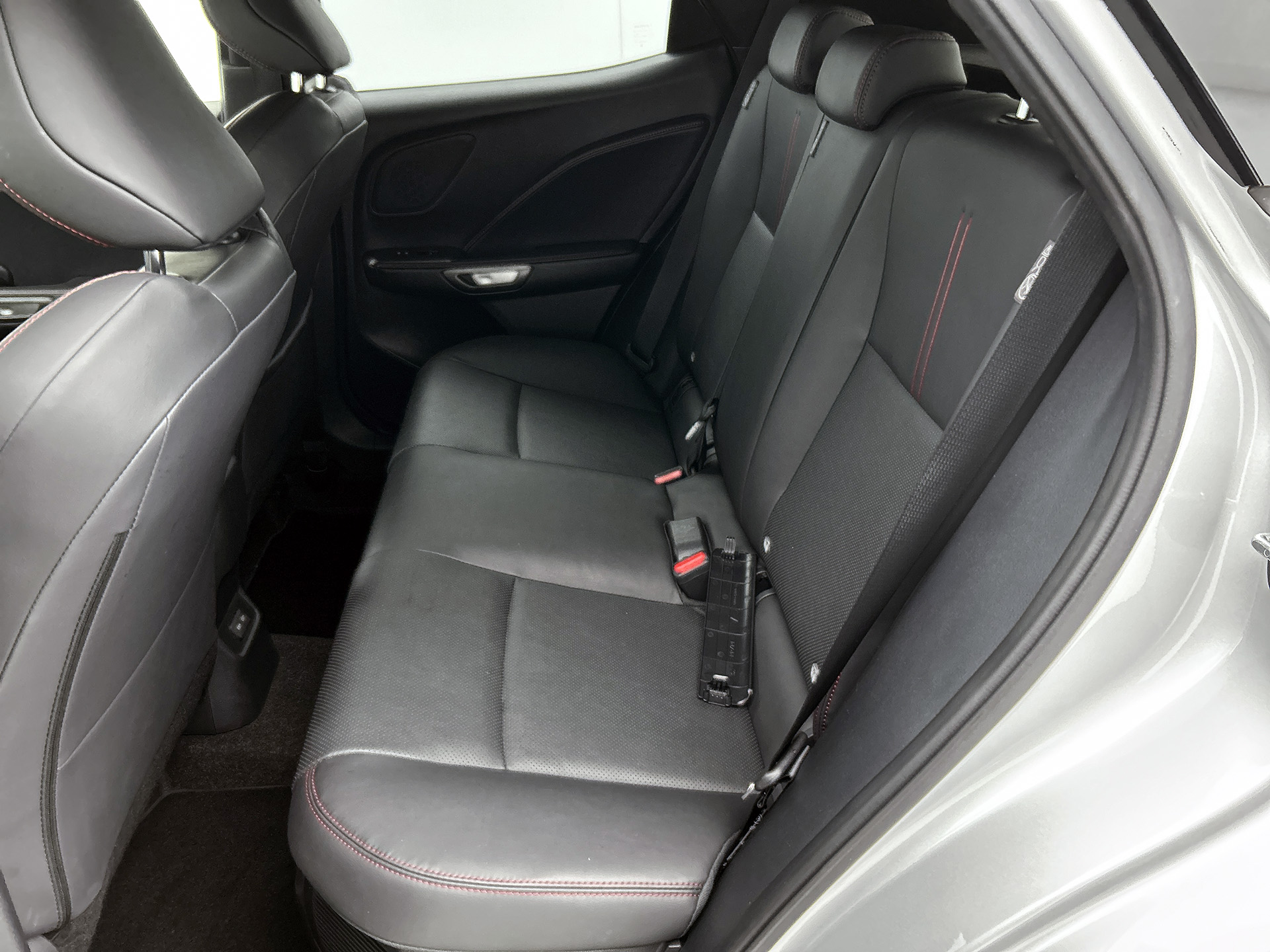 Foto van Lexus Lexus LBX