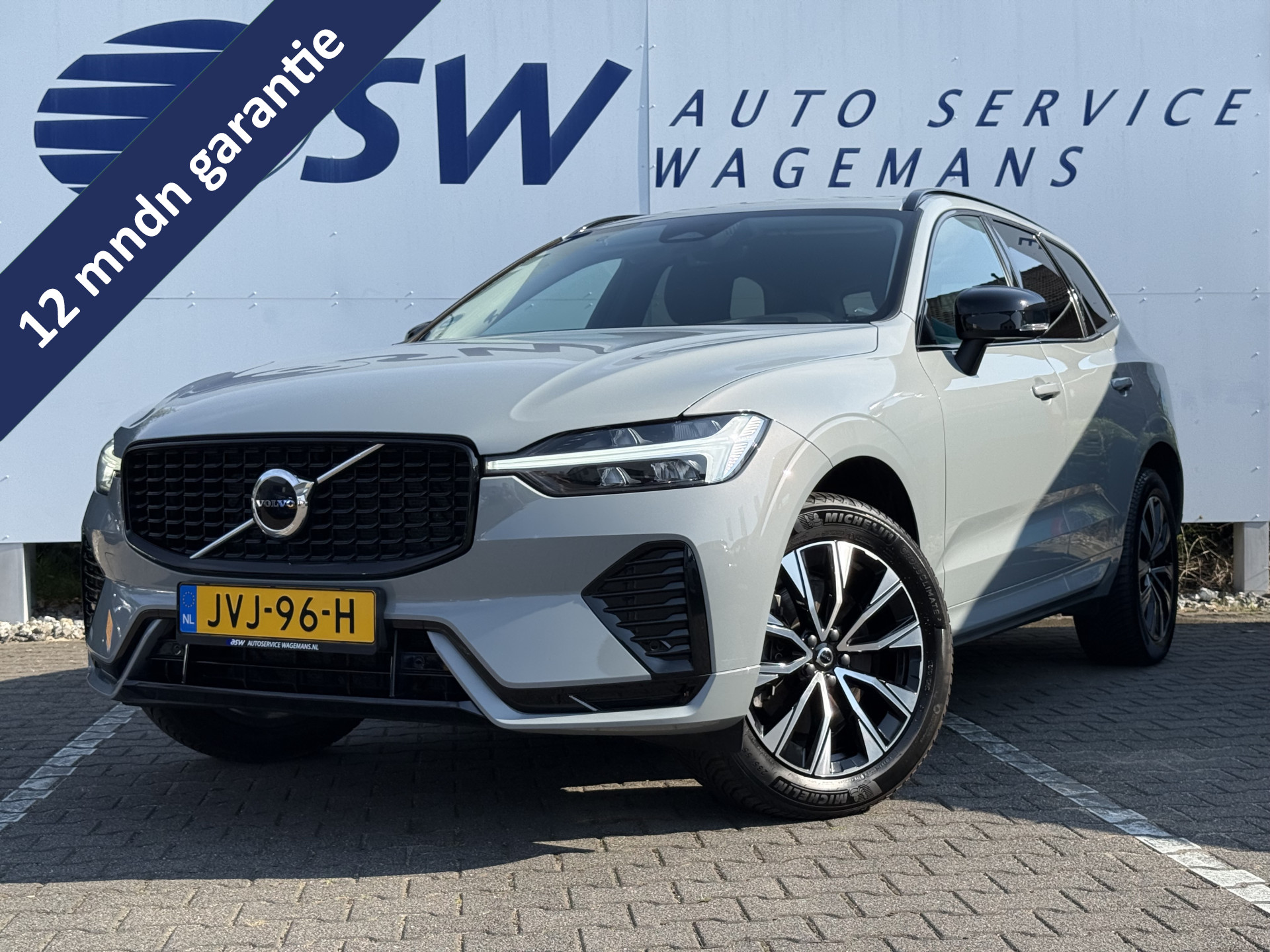 Volvo Xc60 B4 Plus Dark 2023 - voorkant