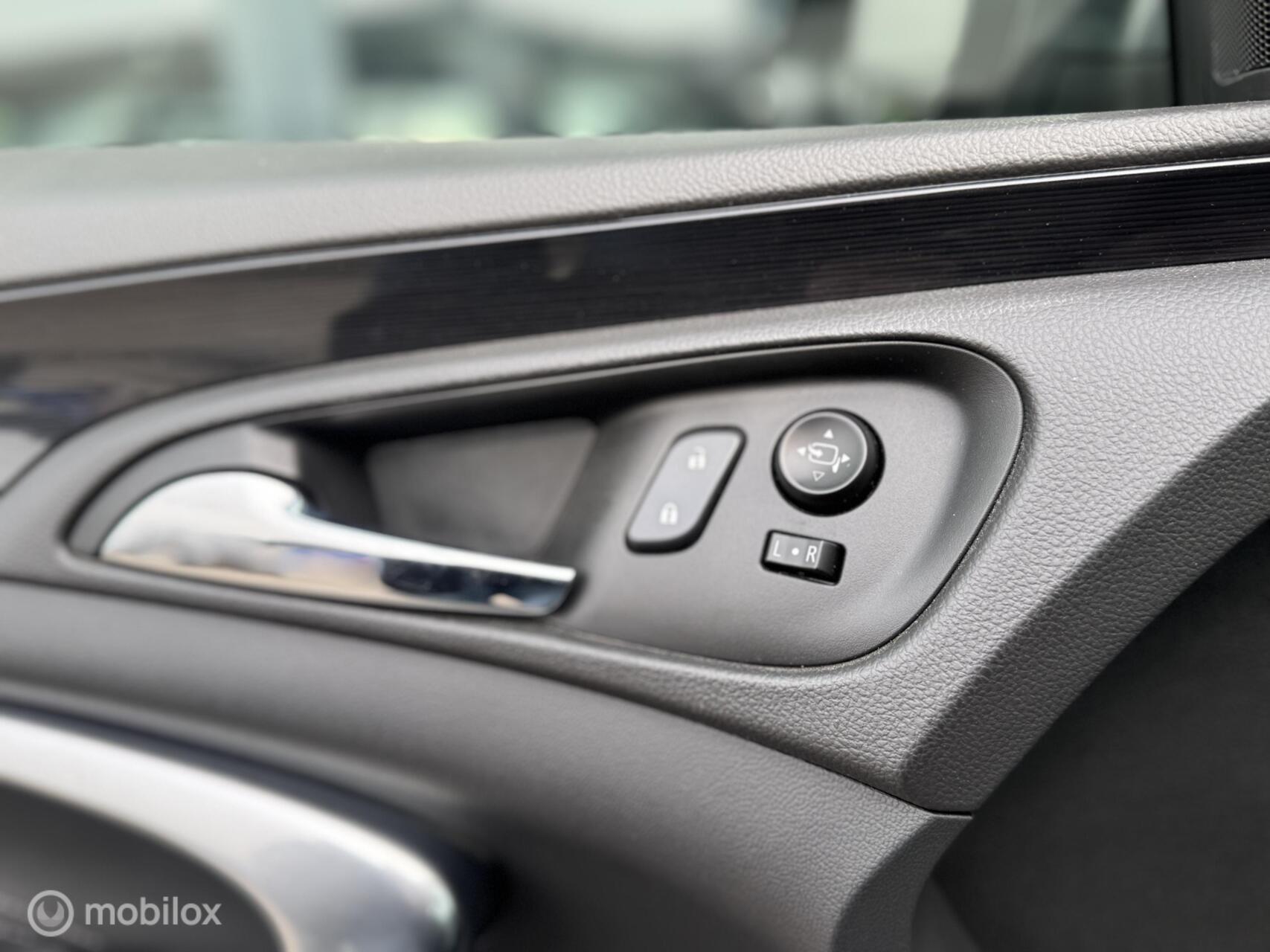 Foto van Opel Insignia Limousine HB
