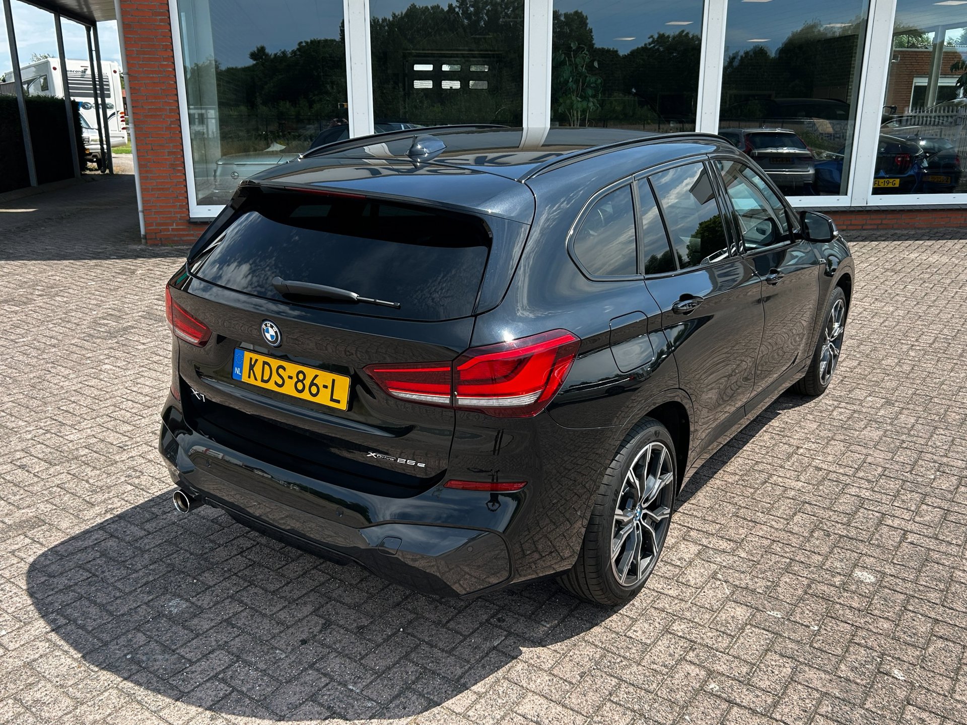 Foto van BMW X1 Xdrive25e