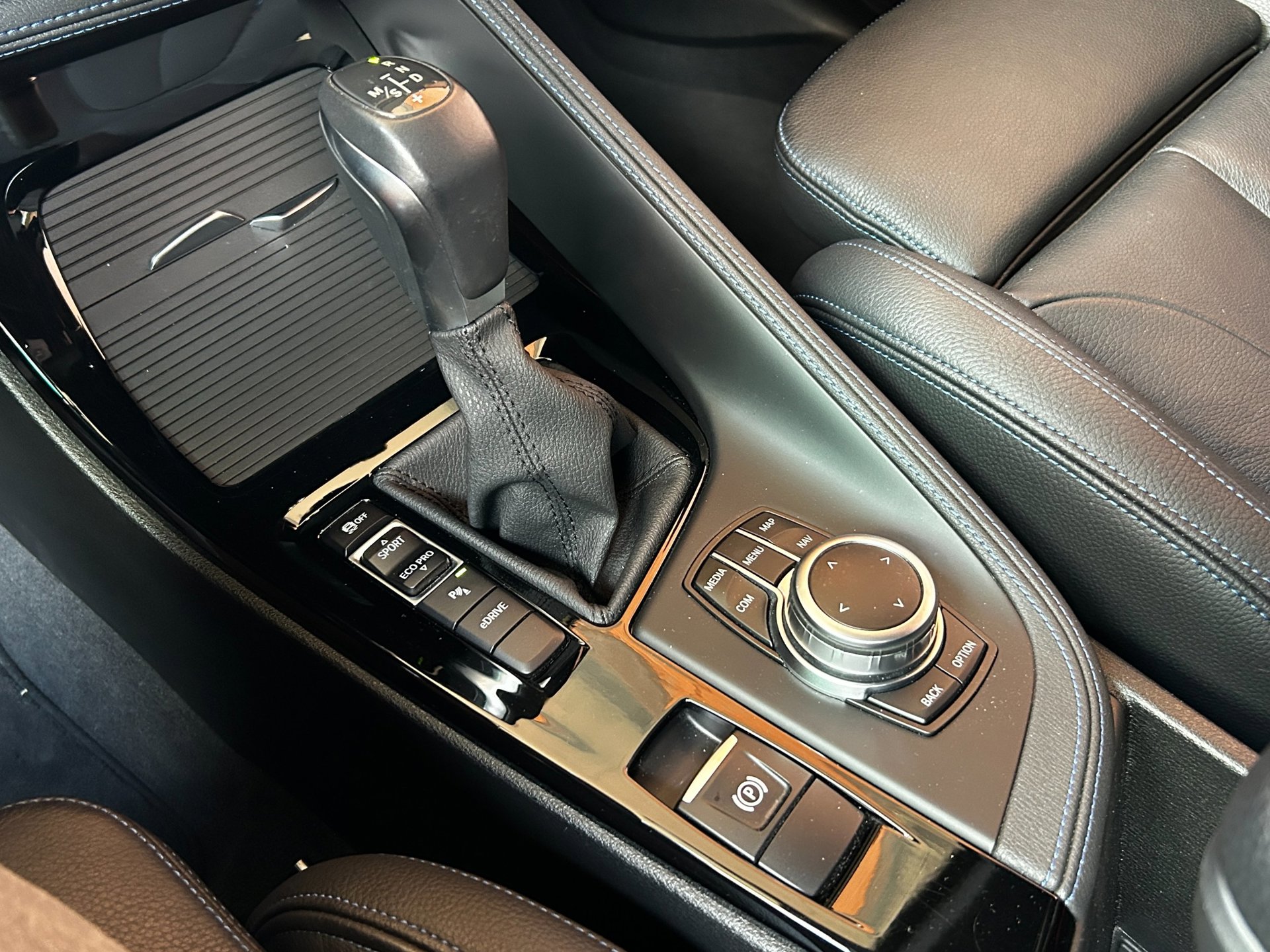 Foto van BMW X1 Xdrive25e