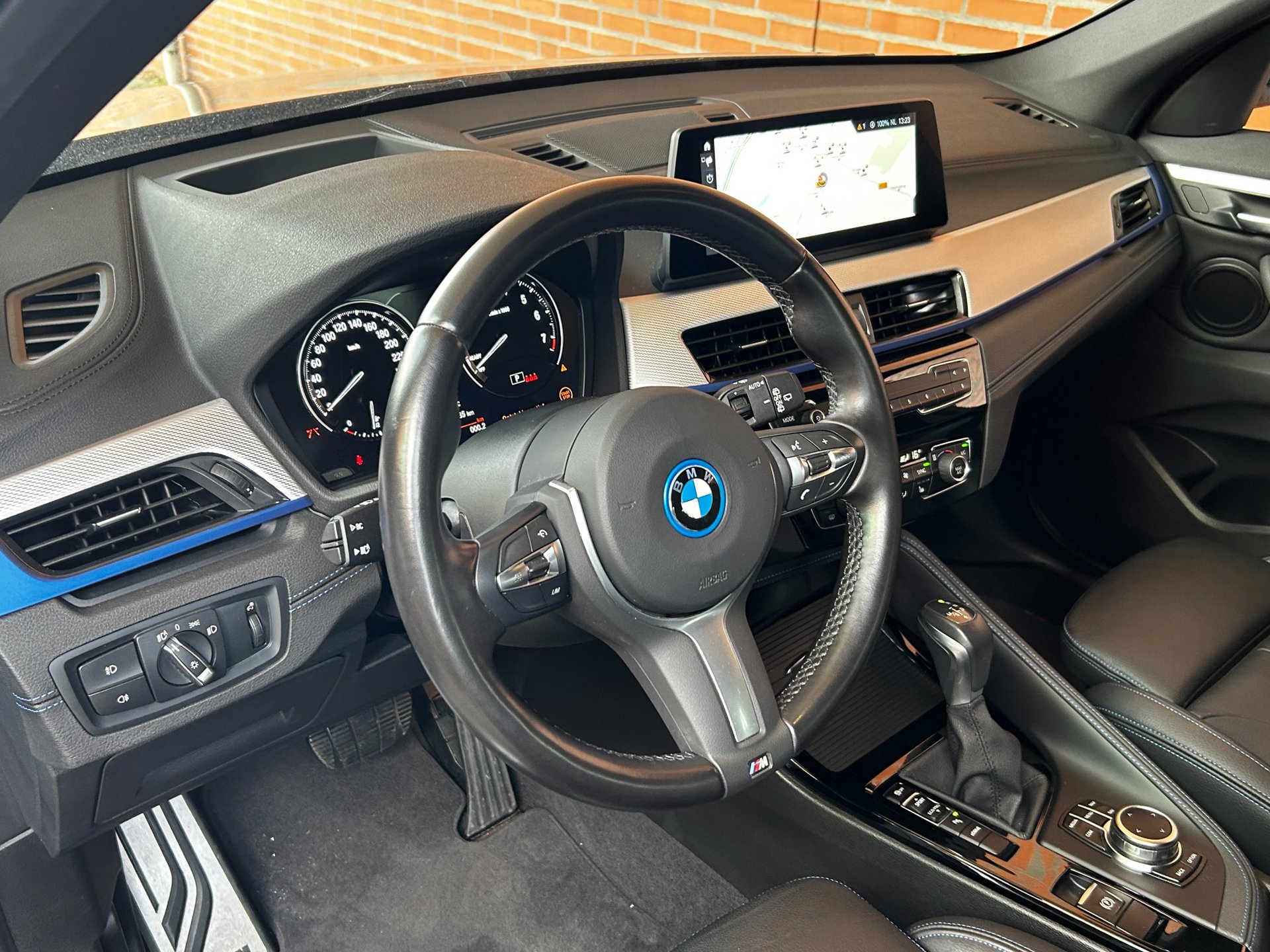 Foto van BMW X1 Xdrive25e