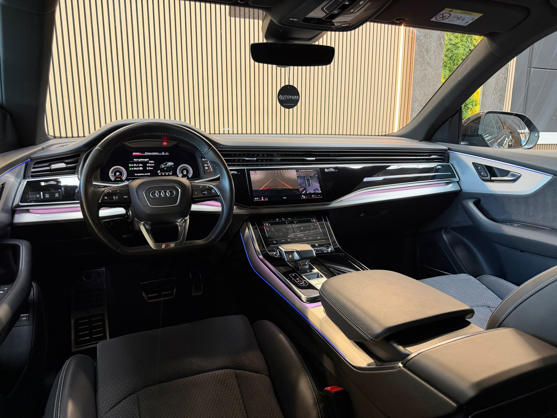 Foto van Audi Q8 55 TFSI E