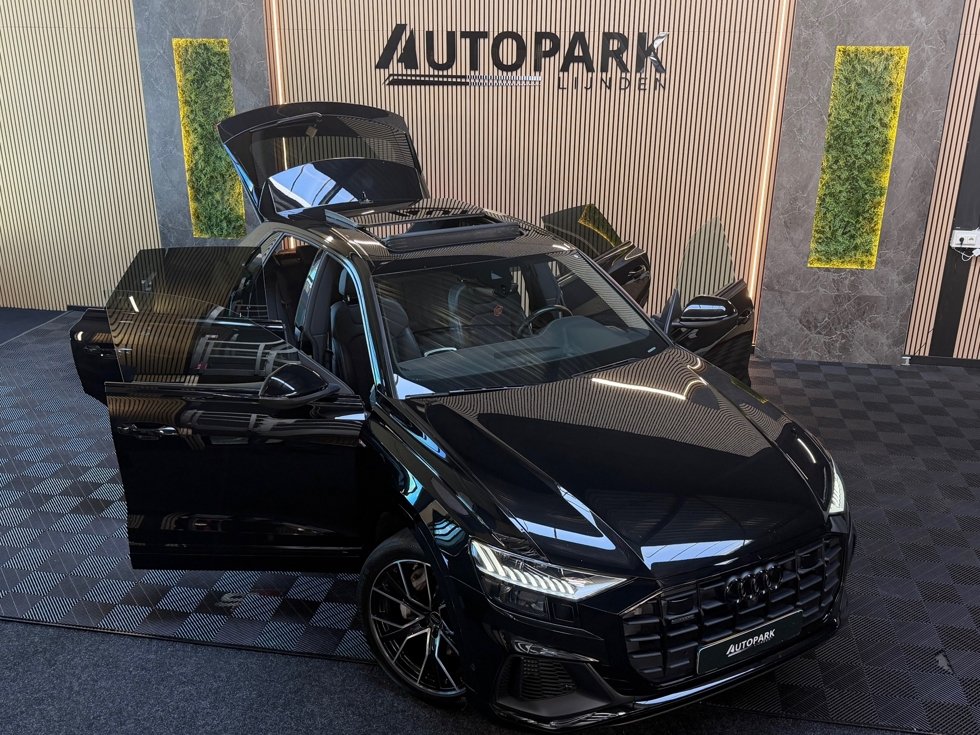 Foto van Audi Q8 55 TFSI E