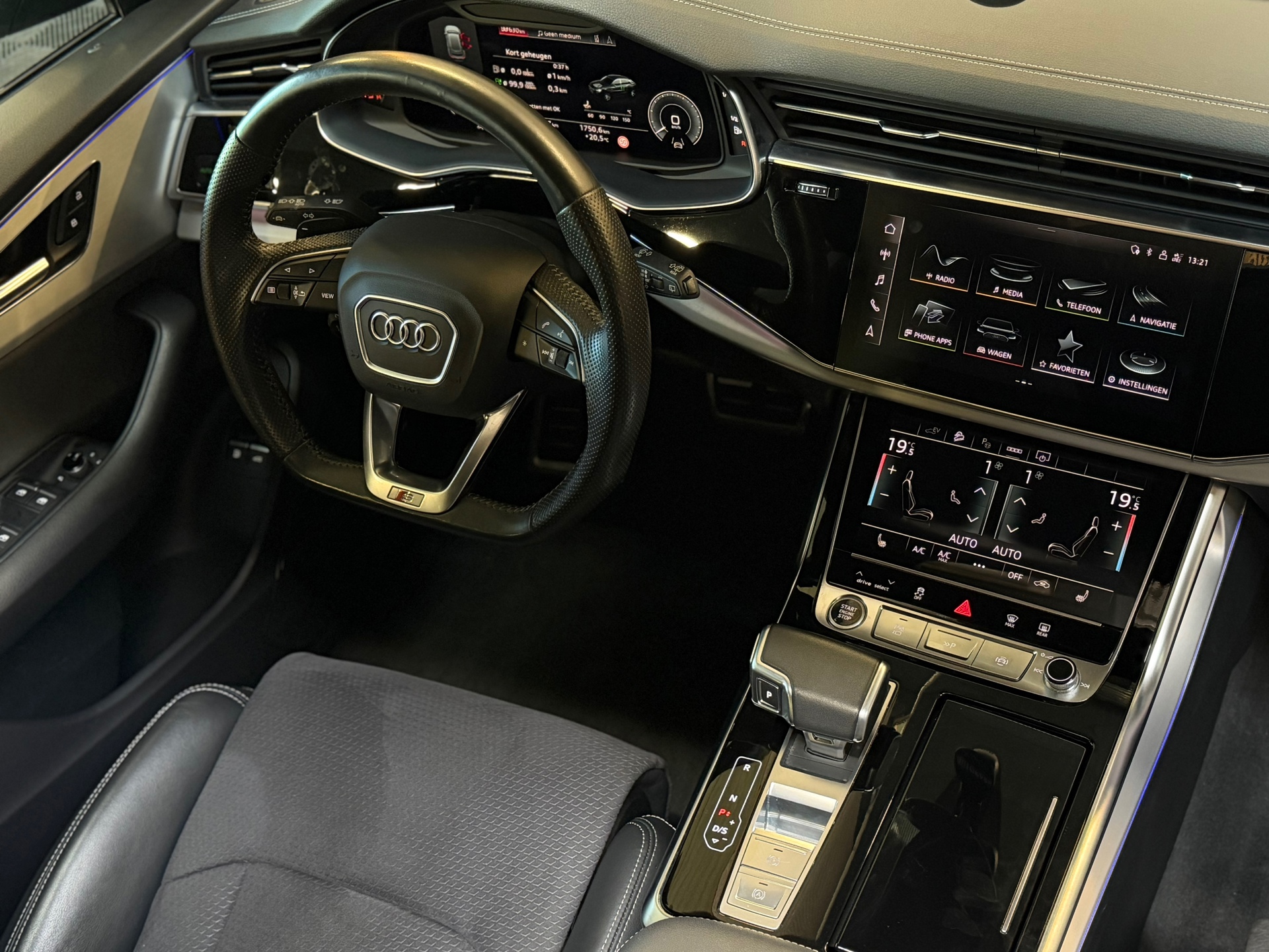 Foto van Audi Q8 55 TFSI E