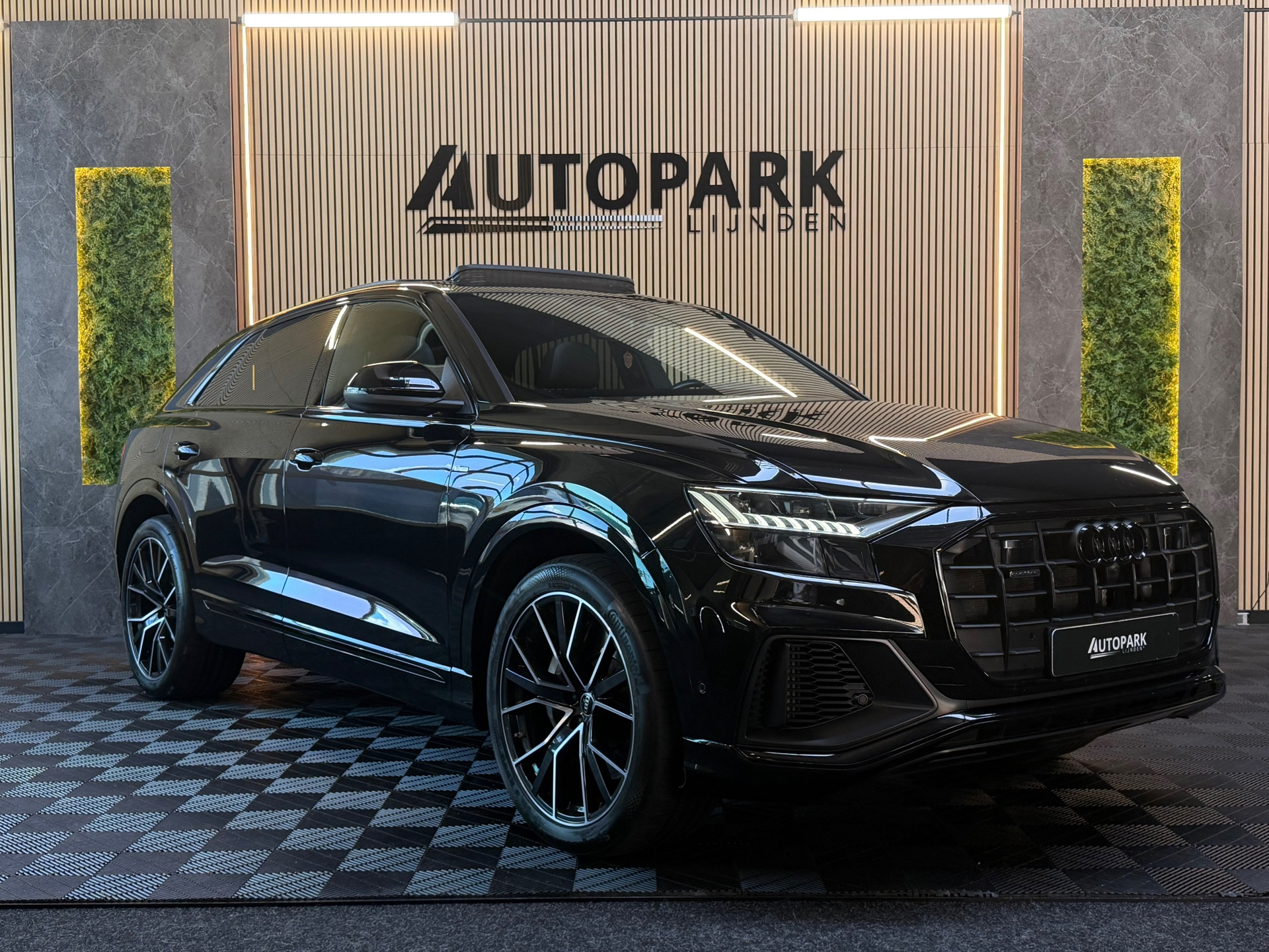 Foto van Audi Q8 55 TFSI E