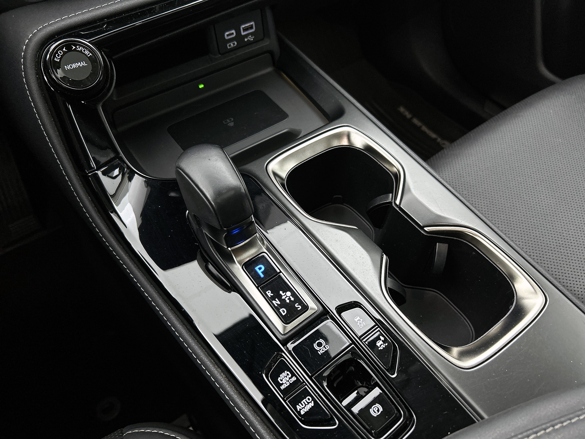 Foto van Lexus Lexus Nx450h+