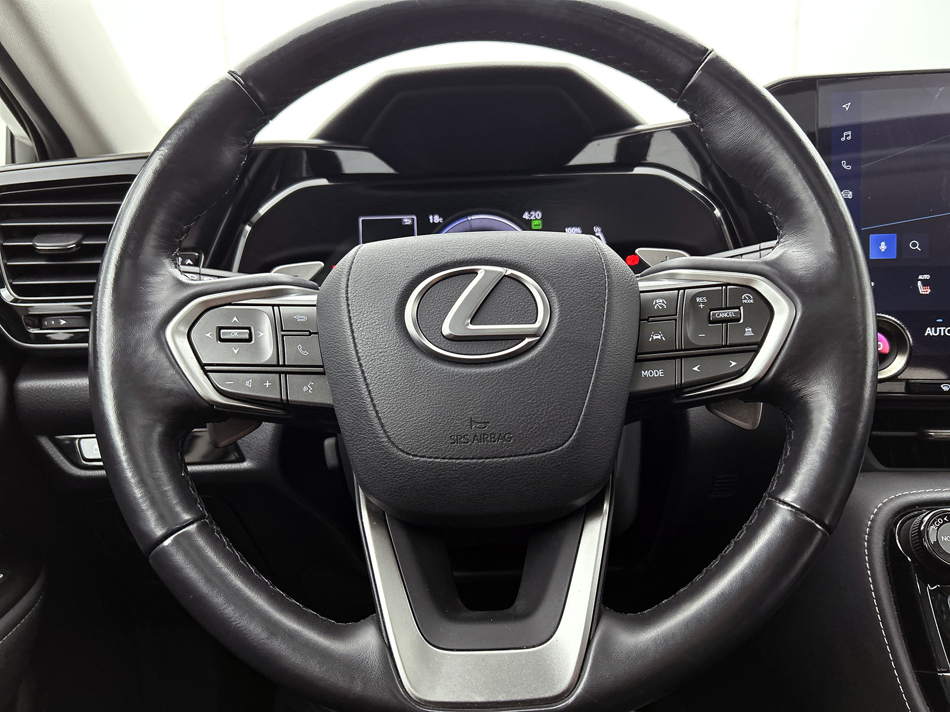 Foto van Lexus Lexus Nx450h+