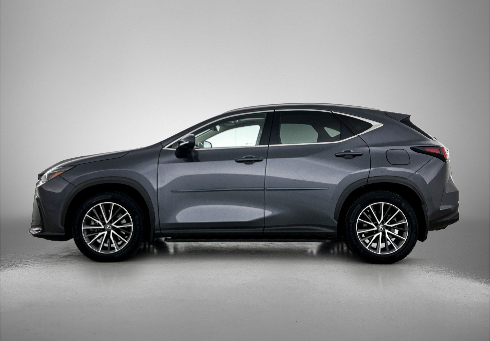 Foto van Lexus Lexus Nx450h+