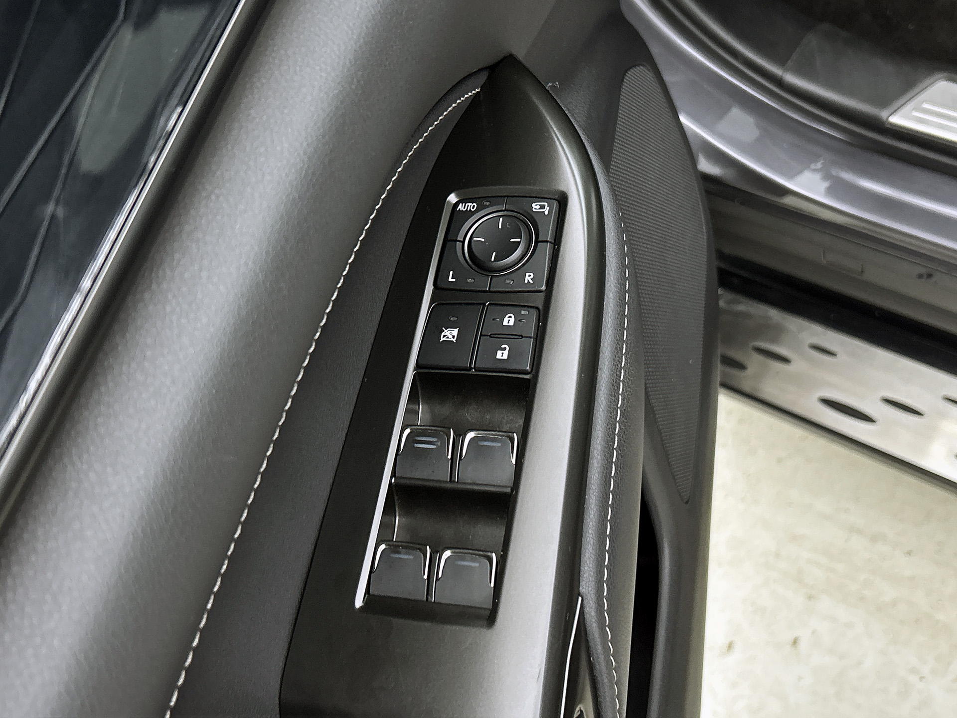 Foto van Lexus Lexus Nx450h+