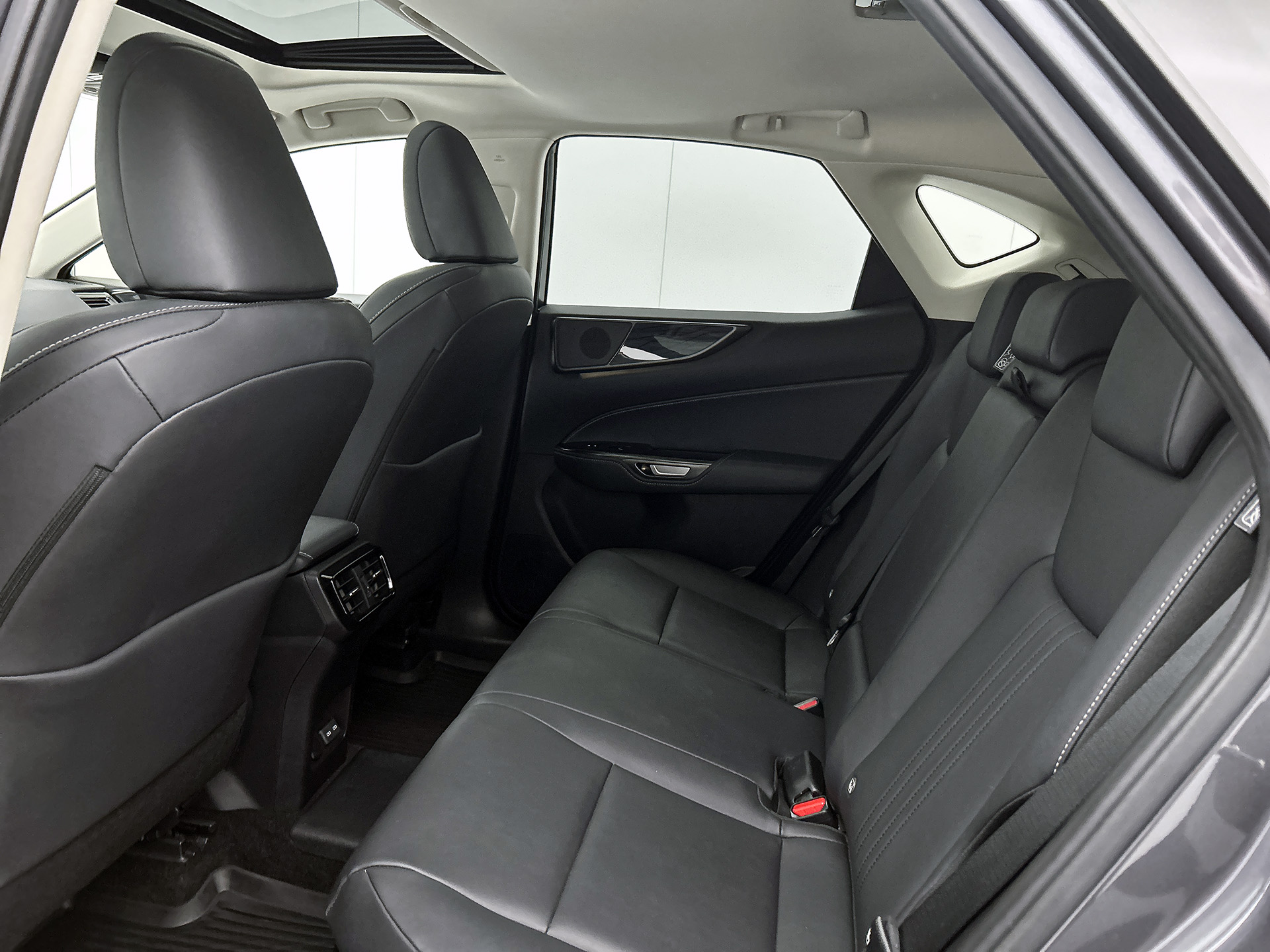 Foto van Lexus Lexus Nx450h+
