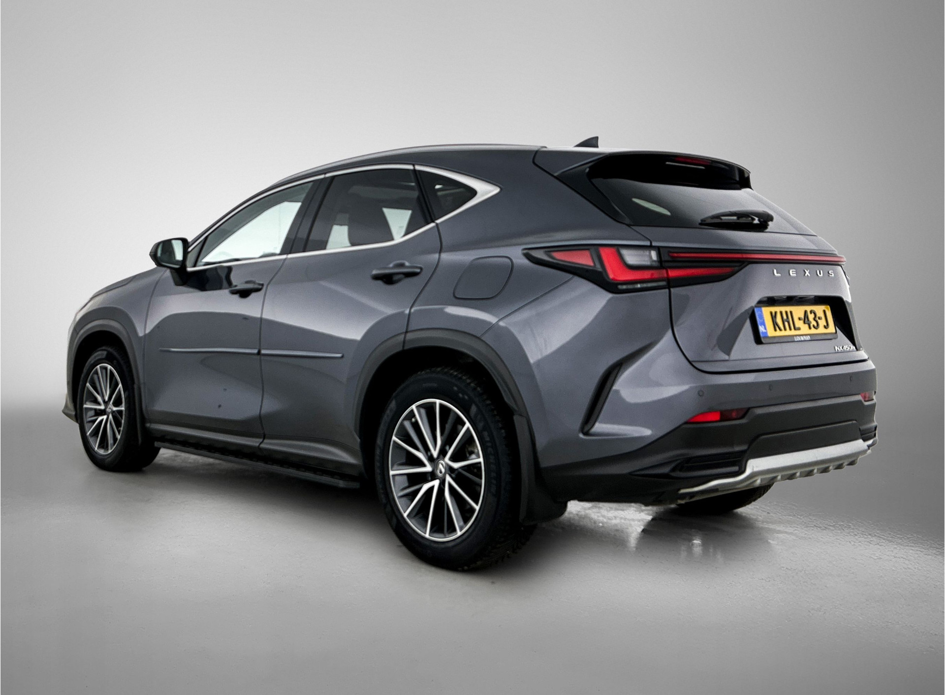 Foto van Lexus Lexus Nx450h+