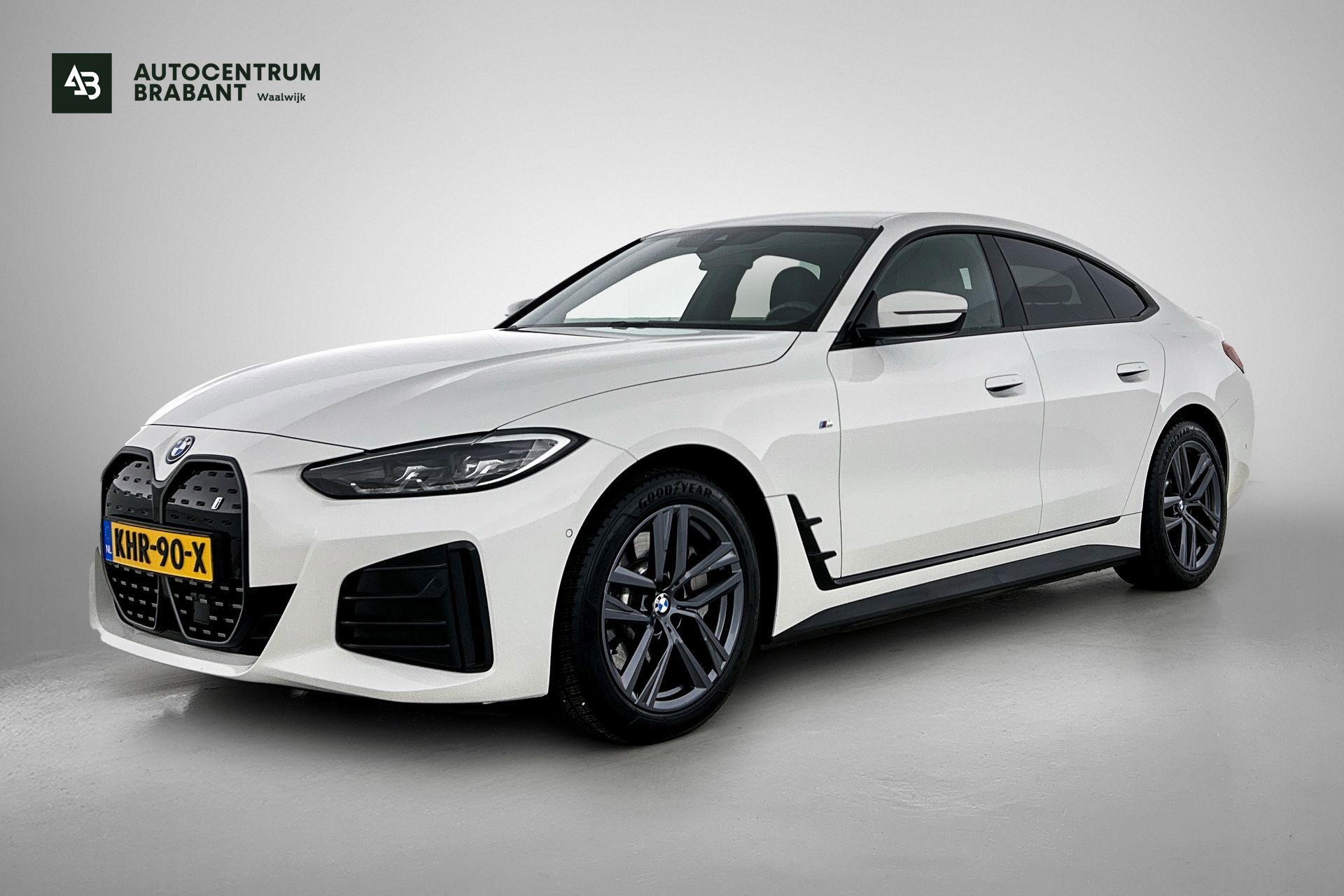 BMW I4 Edrive35 EDrive35 70 kWh M-sportpakket (1e Eig, Dealer OnderH, Navi Pro, Camera, Carplay, Addapt Cruise, StoelV, PDC V+A, Etc) 2023 - voorkant
