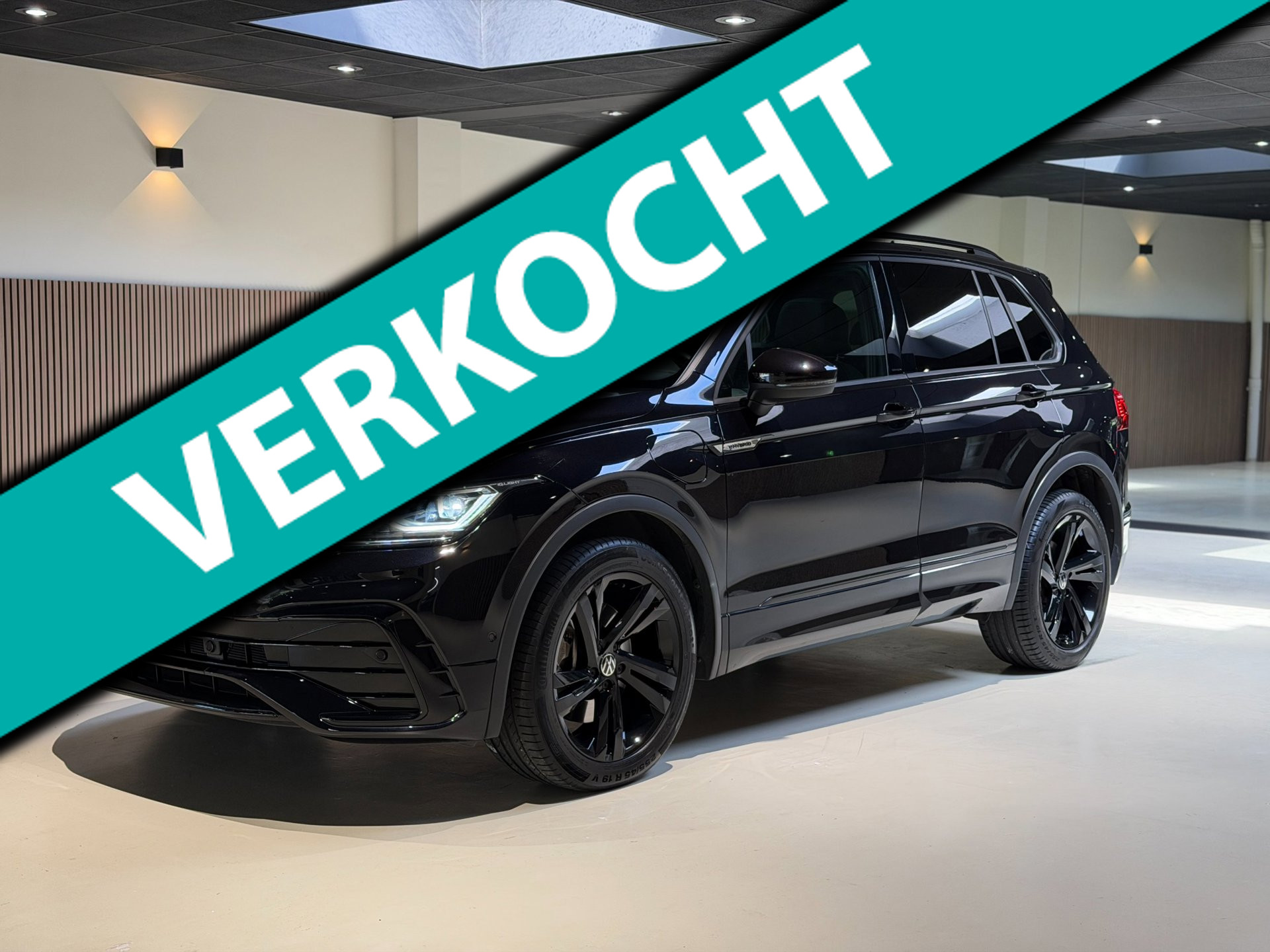 Volkswagen Tiguan 1.4 TSI  Business R-LINE |Pano|Matrix|Keyless|Blindspot| 2023 - voorkant