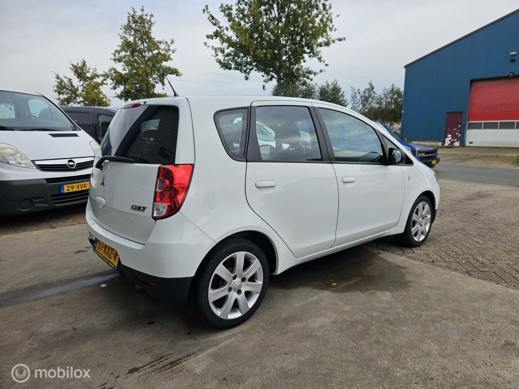 Foto van Mitsubishi Colt