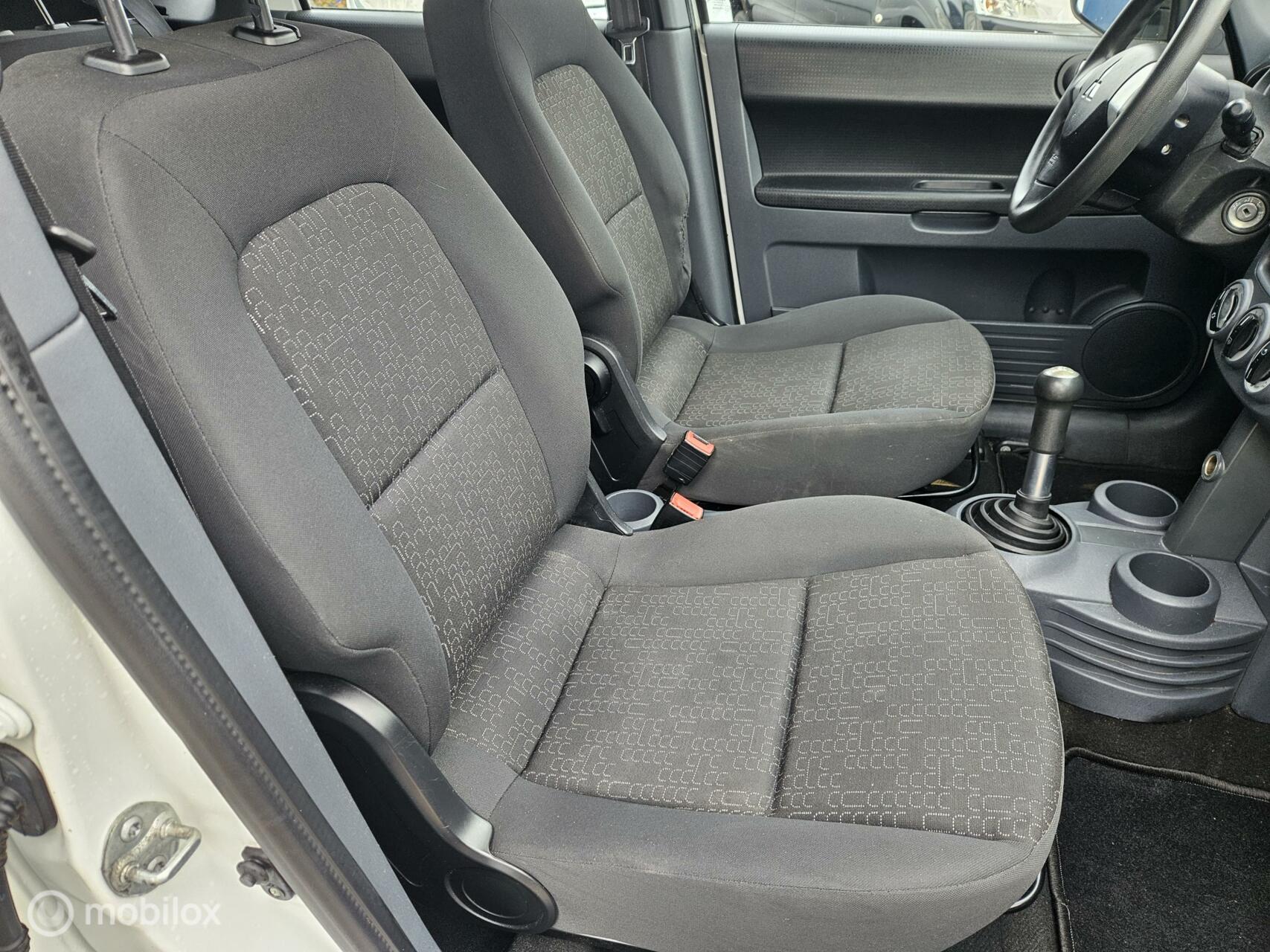 Foto van Mitsubishi Colt
