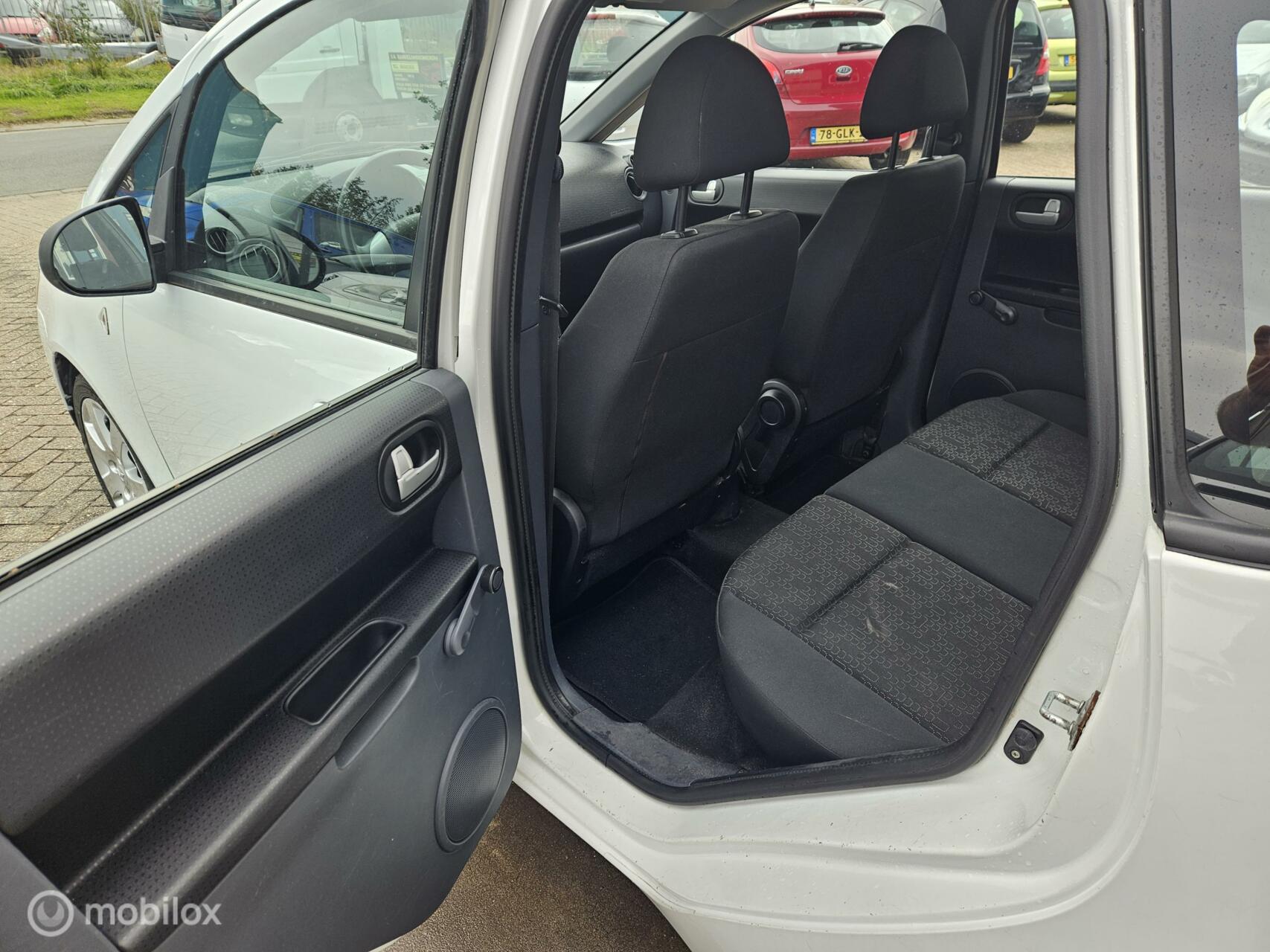 Foto van Mitsubishi Colt