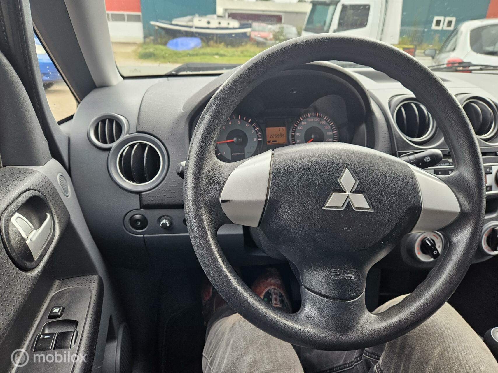 Foto van Mitsubishi Colt