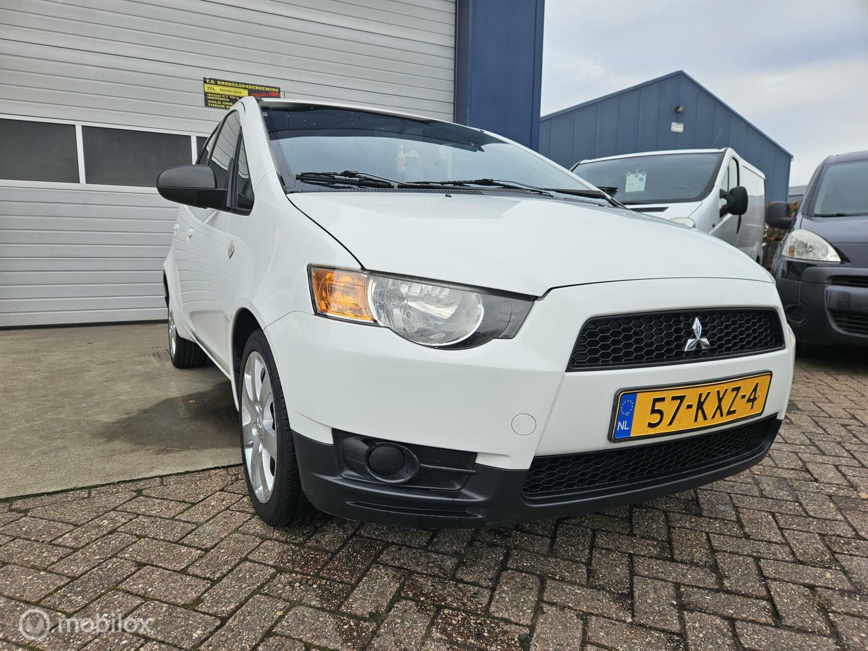 Foto van Mitsubishi Colt
