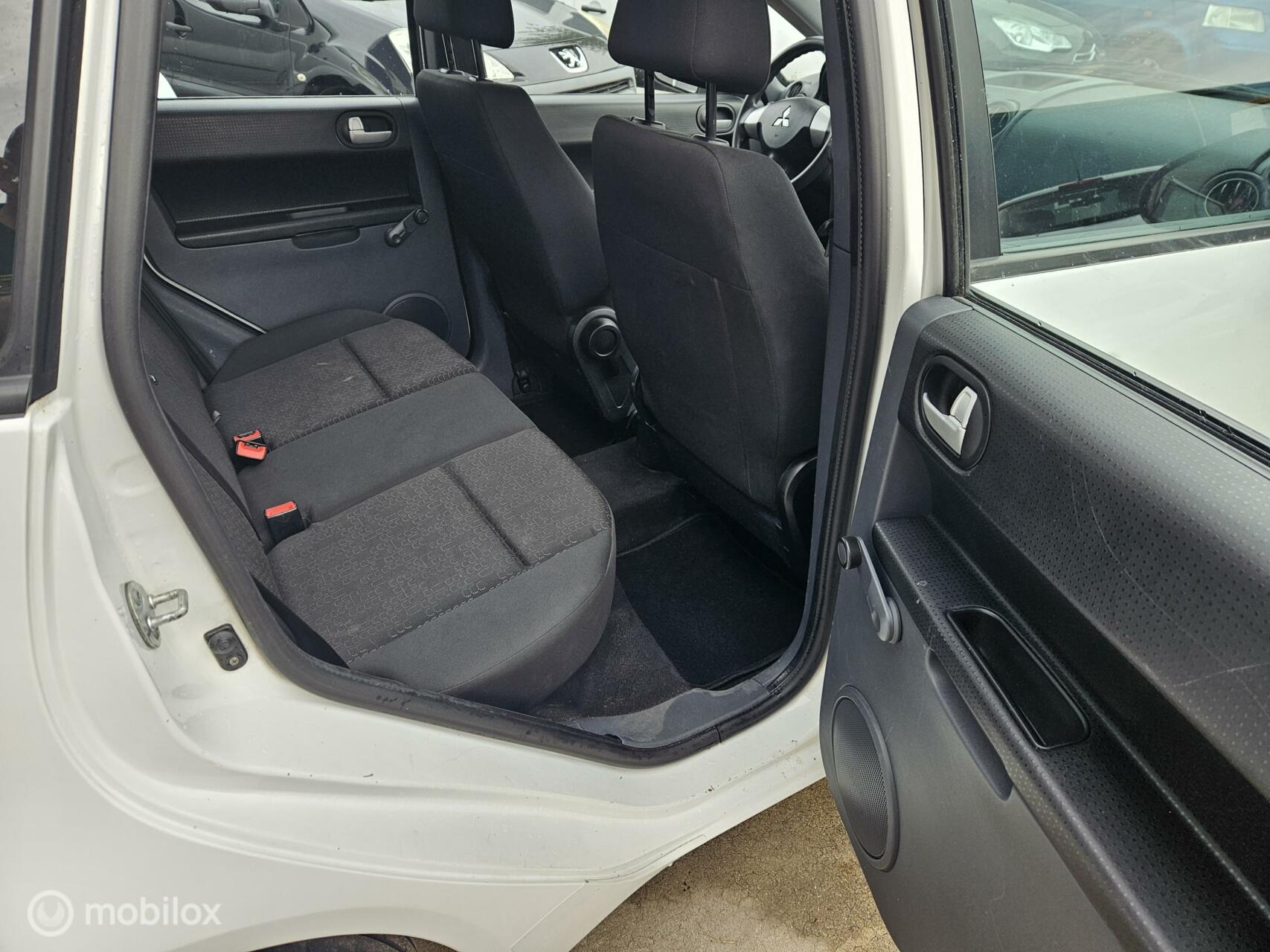 Foto van Mitsubishi Colt