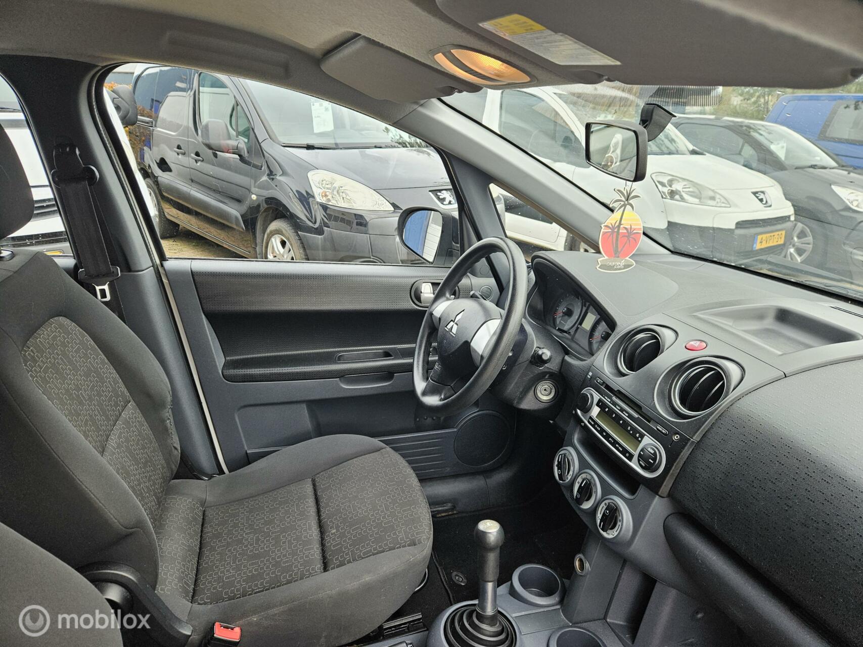 Foto van Mitsubishi Colt