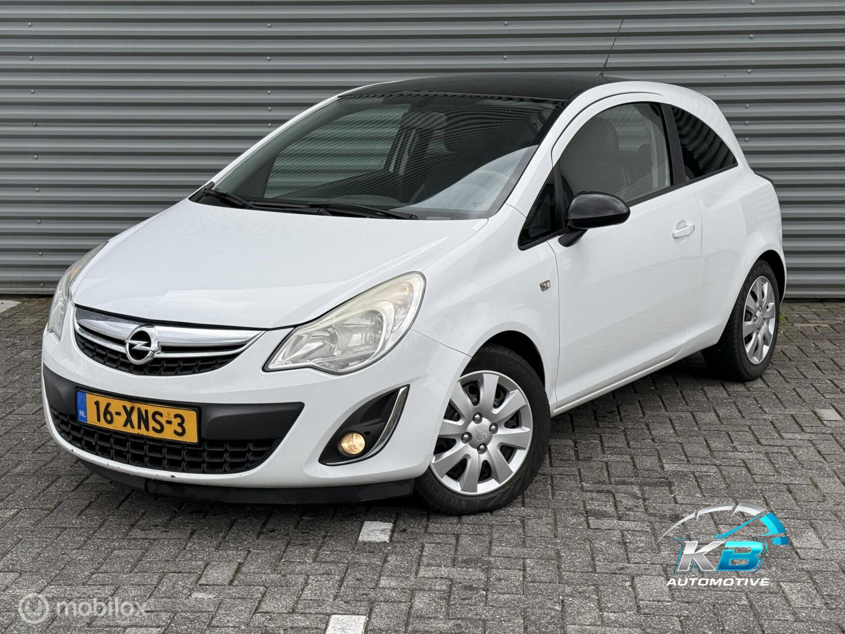 Opel Corsa 1.3 CDTi EcoFlex S/S Anniversary Edition 2012 - voorkant