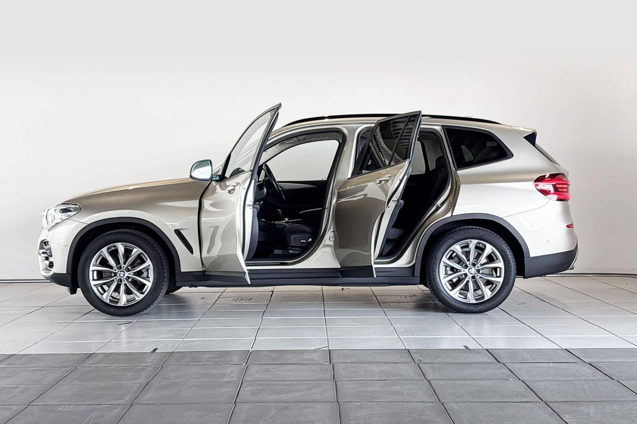 Foto van BMW X3 Xdrive20i