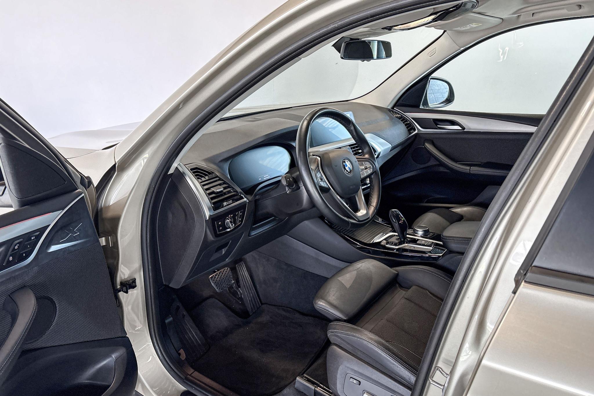 Foto van BMW X3 Xdrive20i