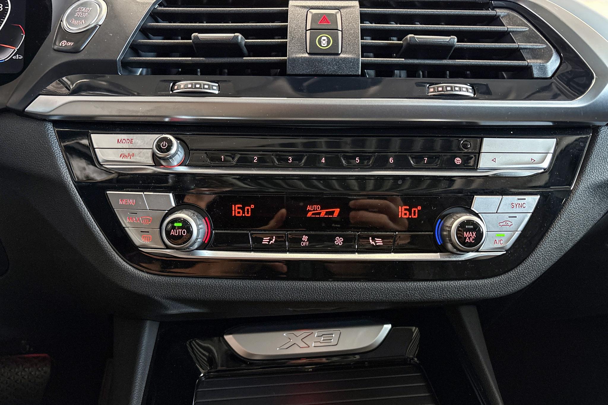 Foto van BMW X3 Xdrive20i