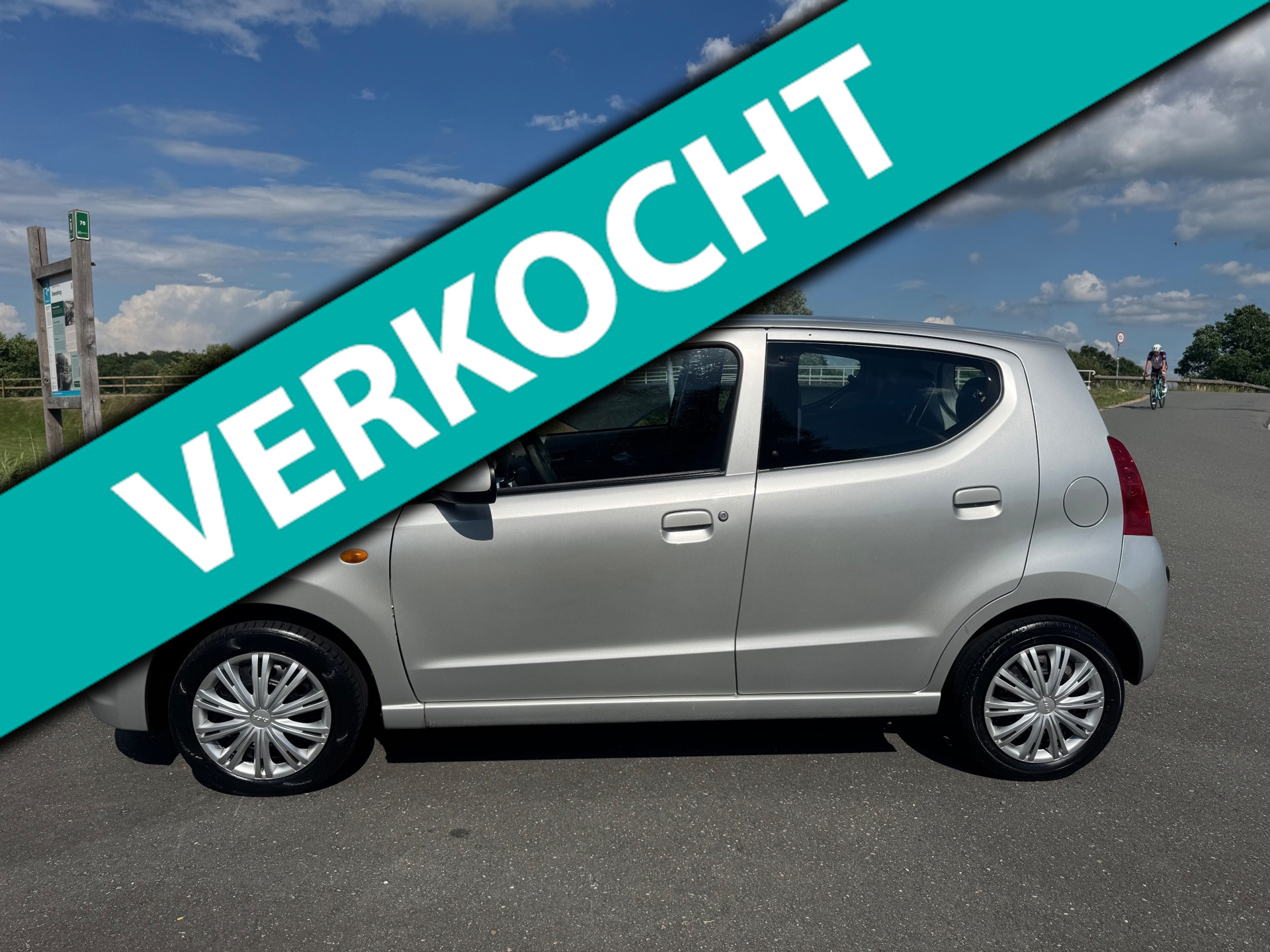 Nissan Nissan Pixo 1.0 Look 2011 - voorkant