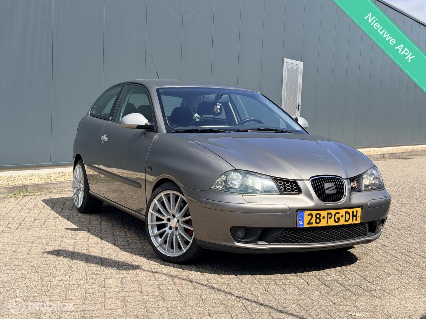 Seat Ibiza 1.8-20V VT 180PK 2004 - voorkant