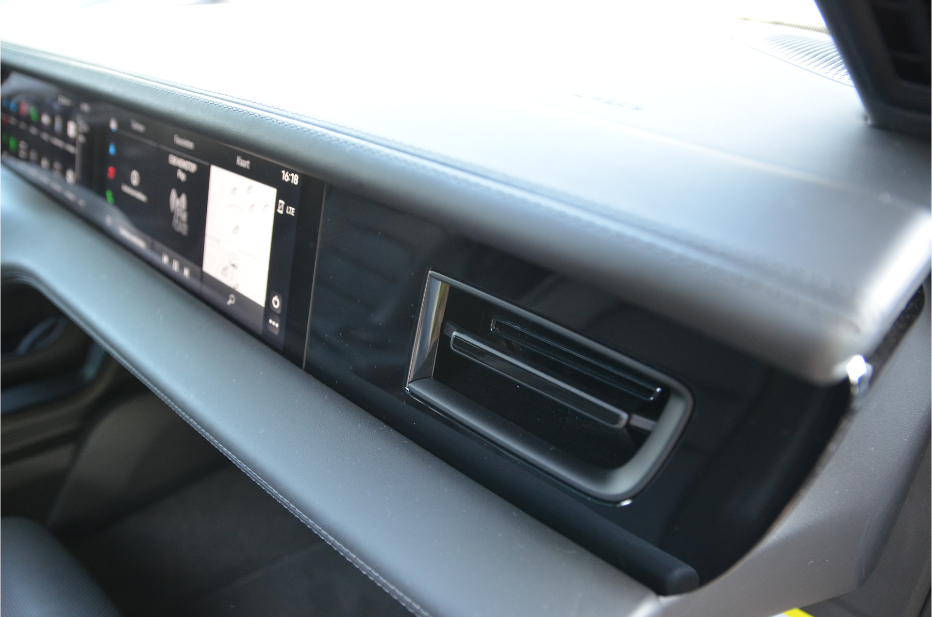Foto van Porsche Taycan 4s