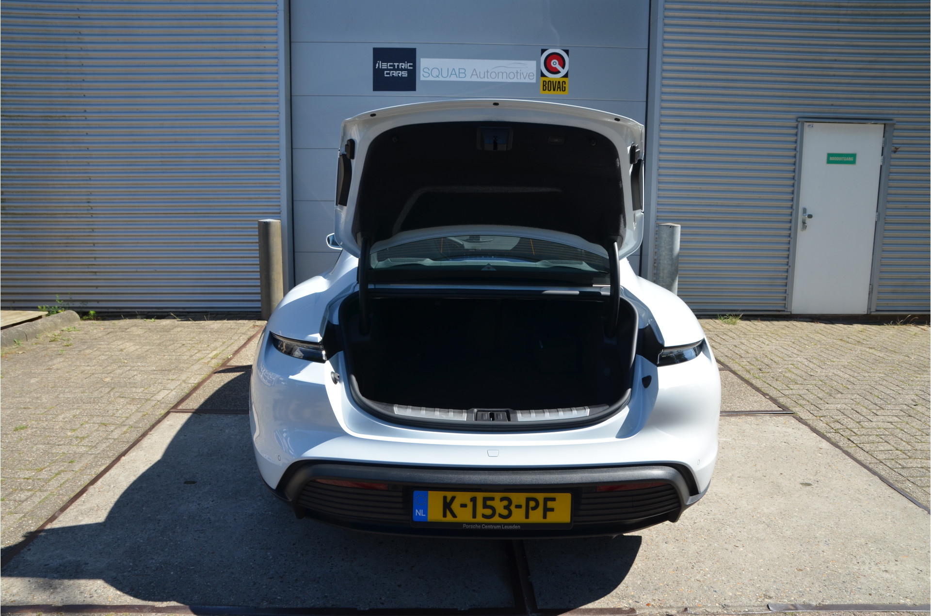 Foto van Porsche Taycan 4s