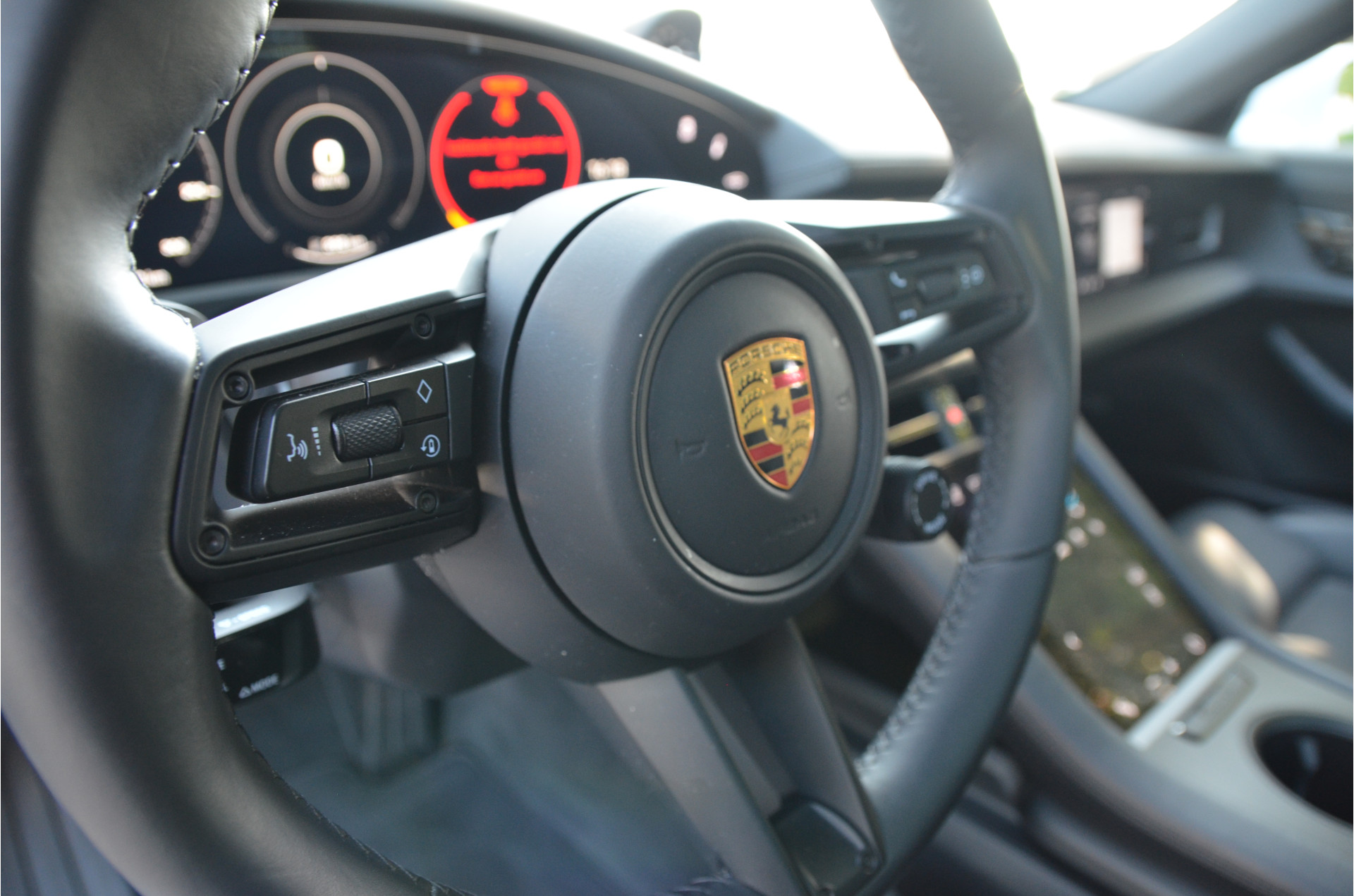 Foto van Porsche Taycan 4s