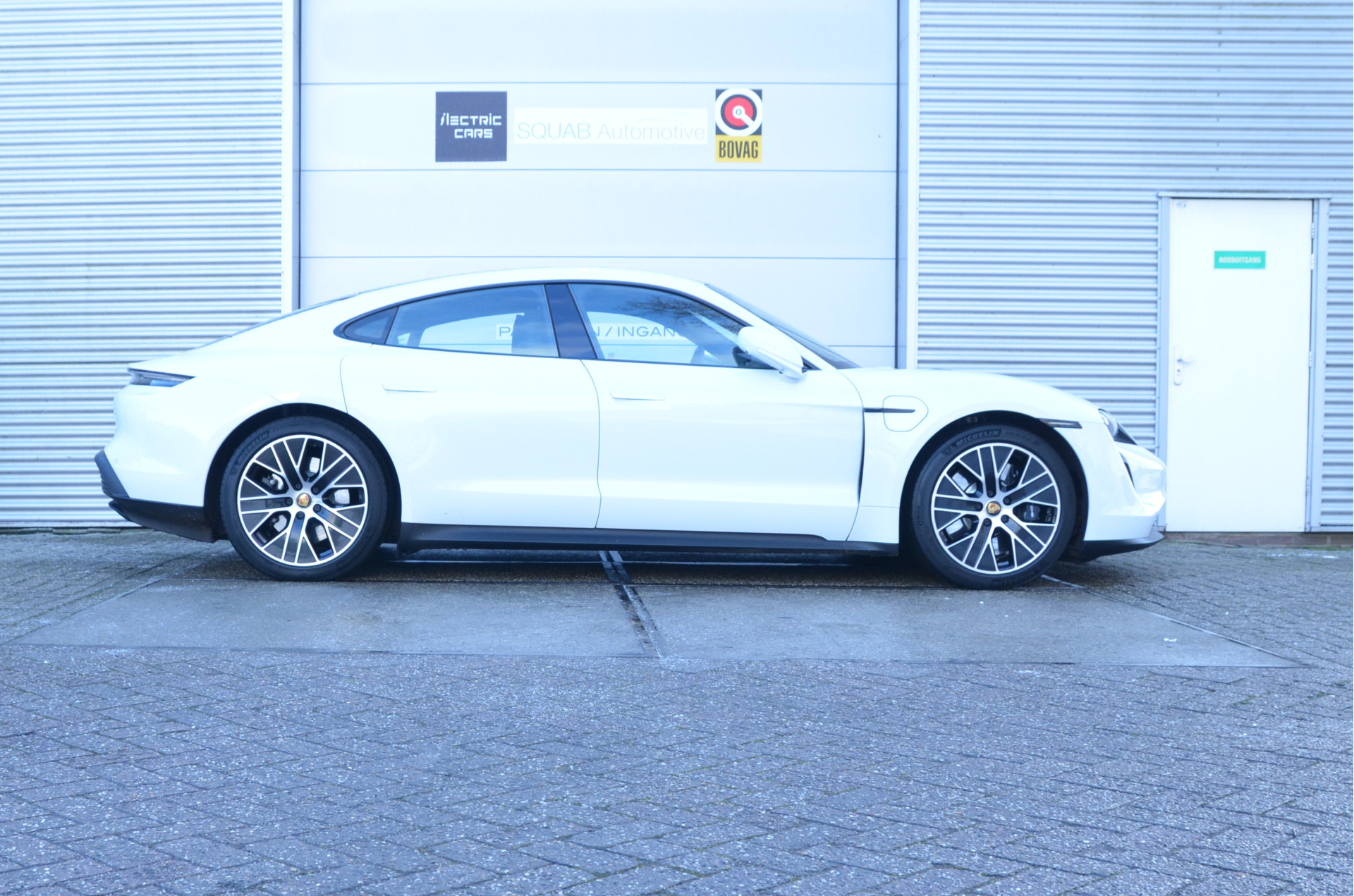 Foto van Porsche Taycan 4s